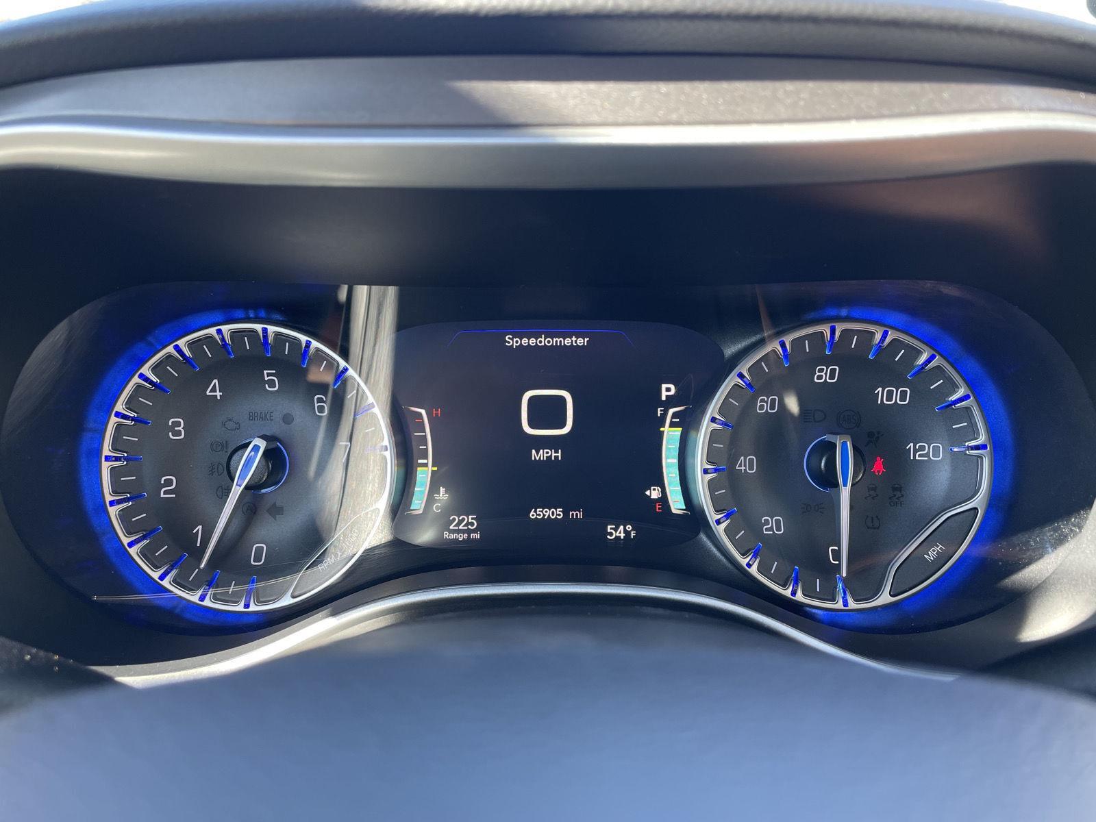 Vehicle photo 15