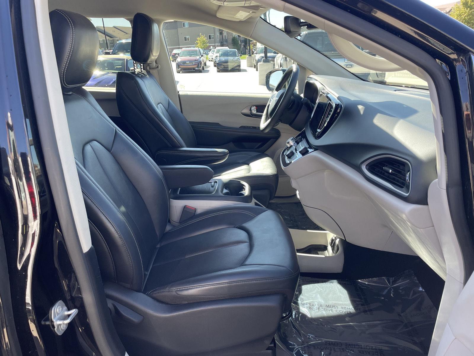 Vehicle photo 19