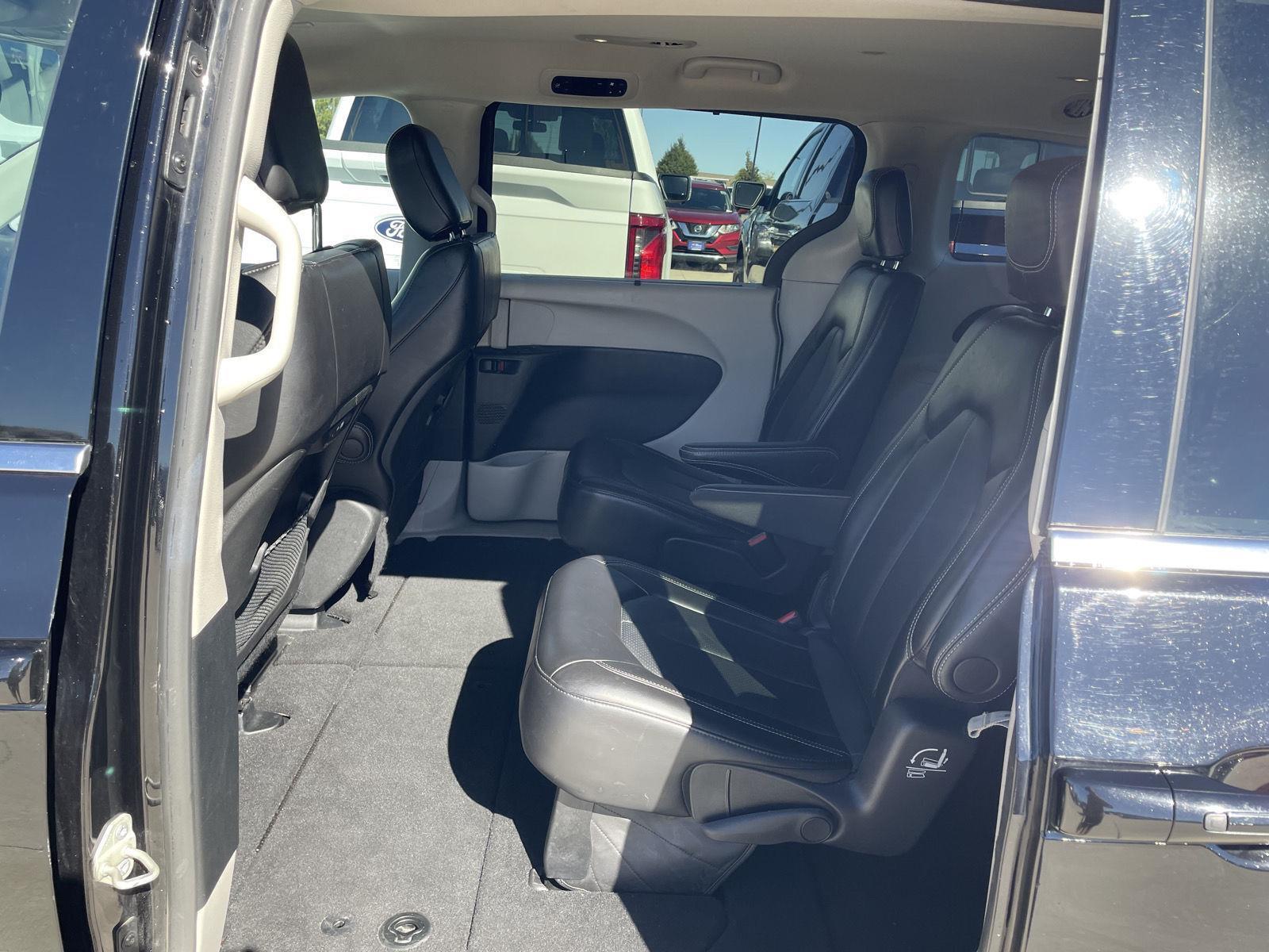 Vehicle photo 20