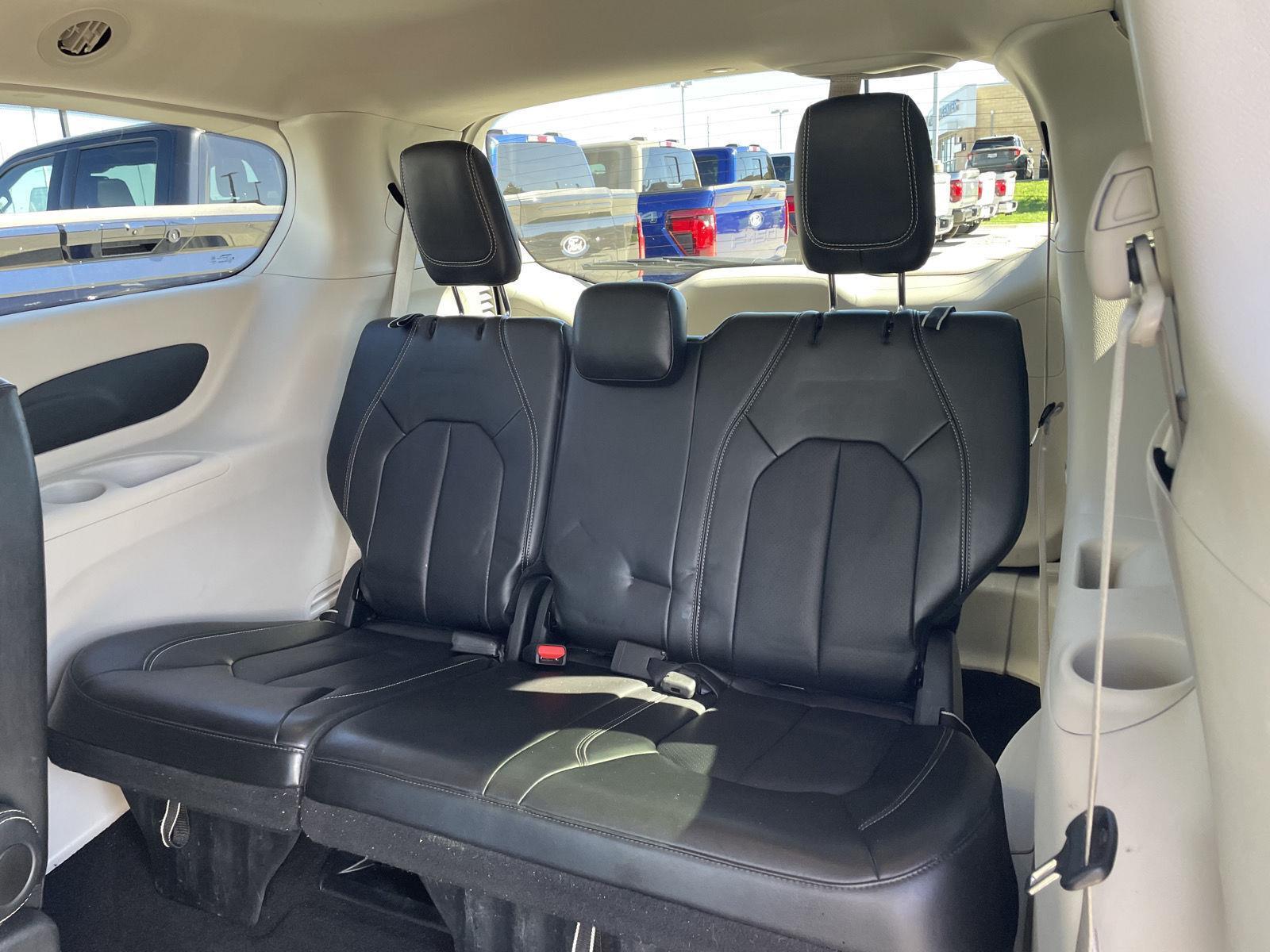 Vehicle photo 21