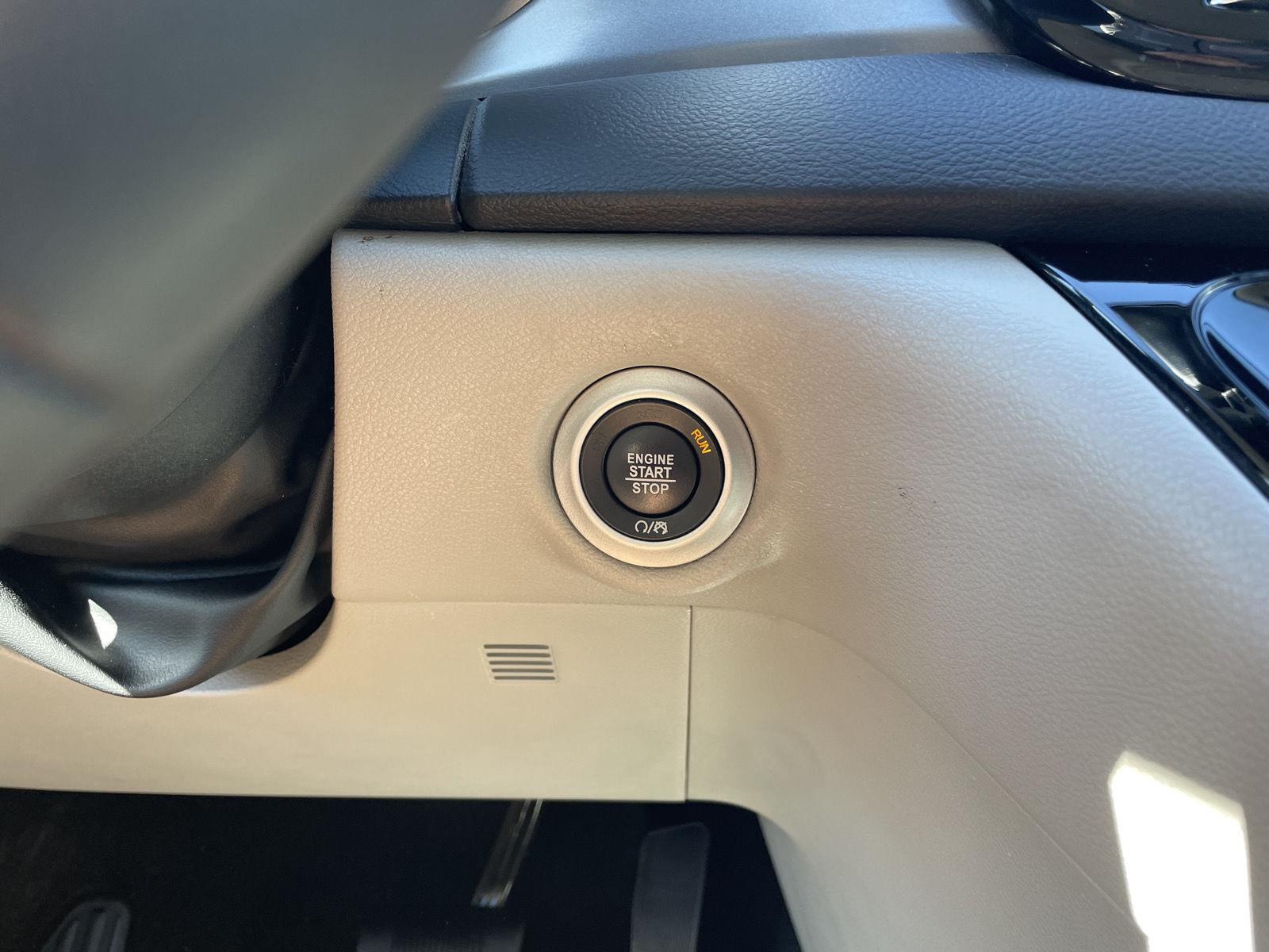 Vehicle photo 25