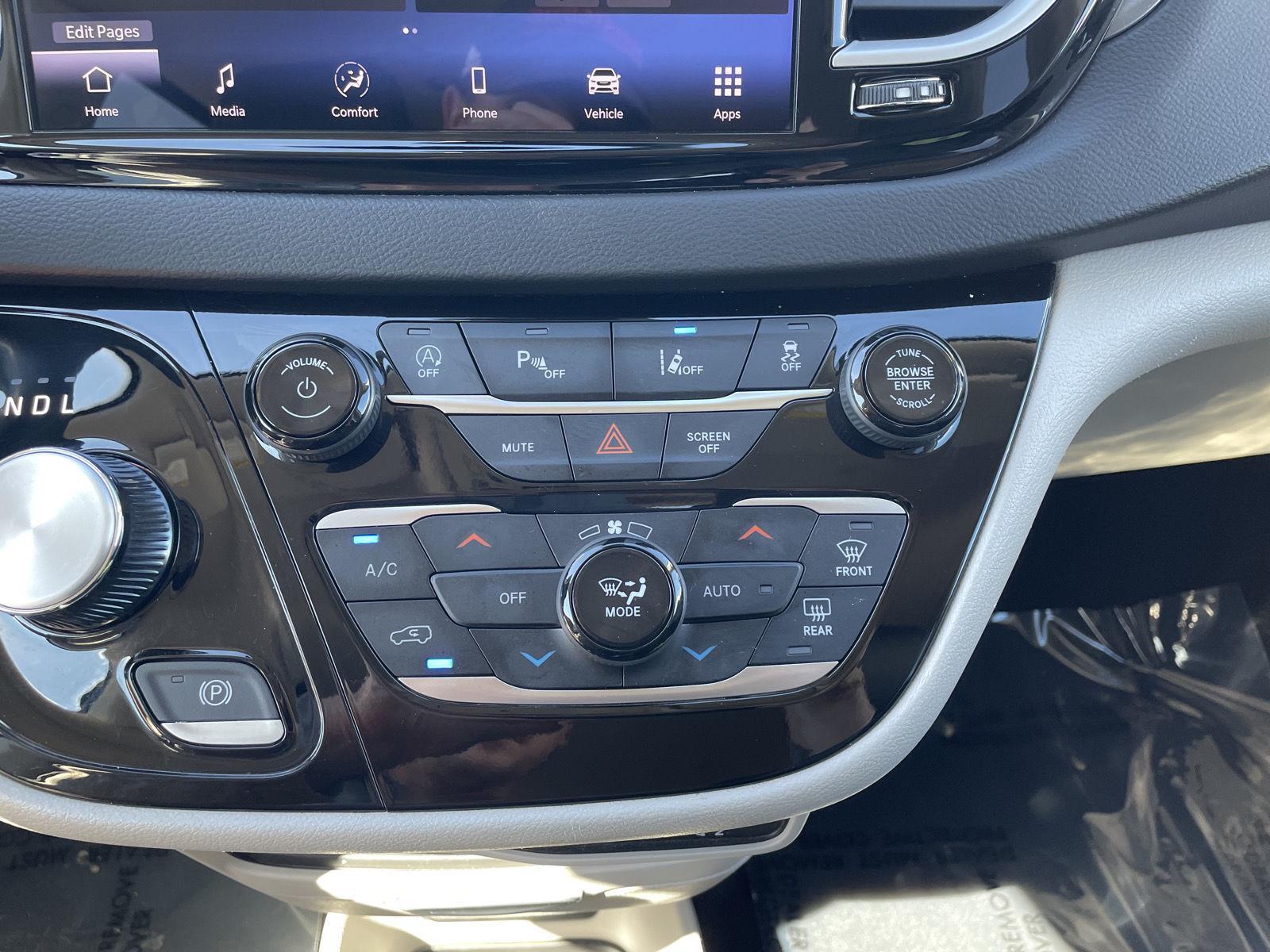 Vehicle photo 26
