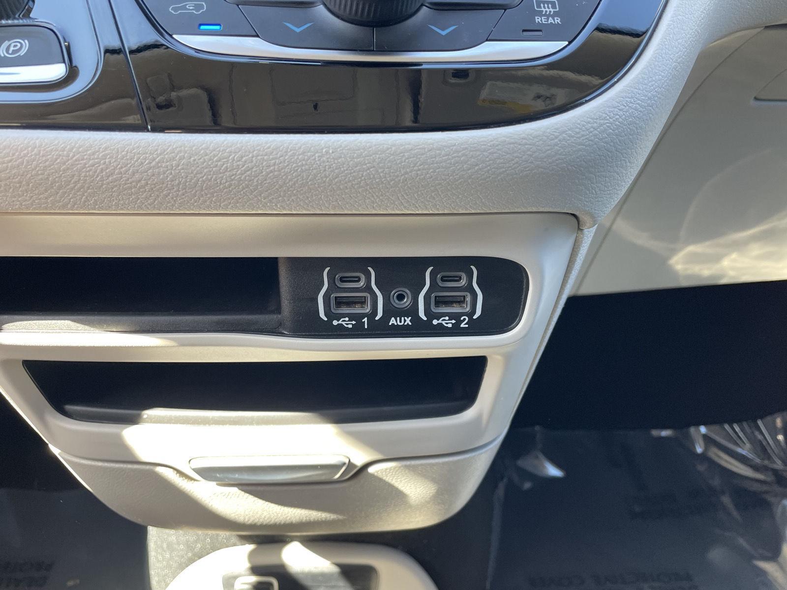 Vehicle photo 28