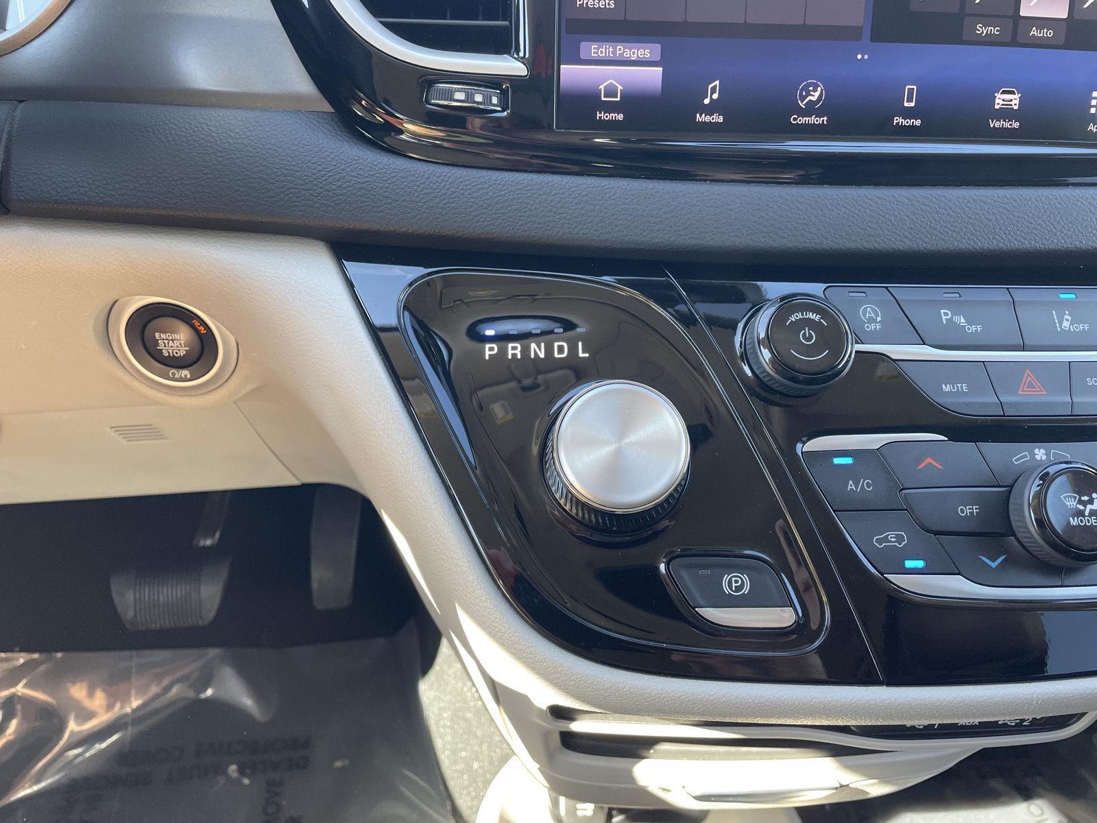 Vehicle photo 30