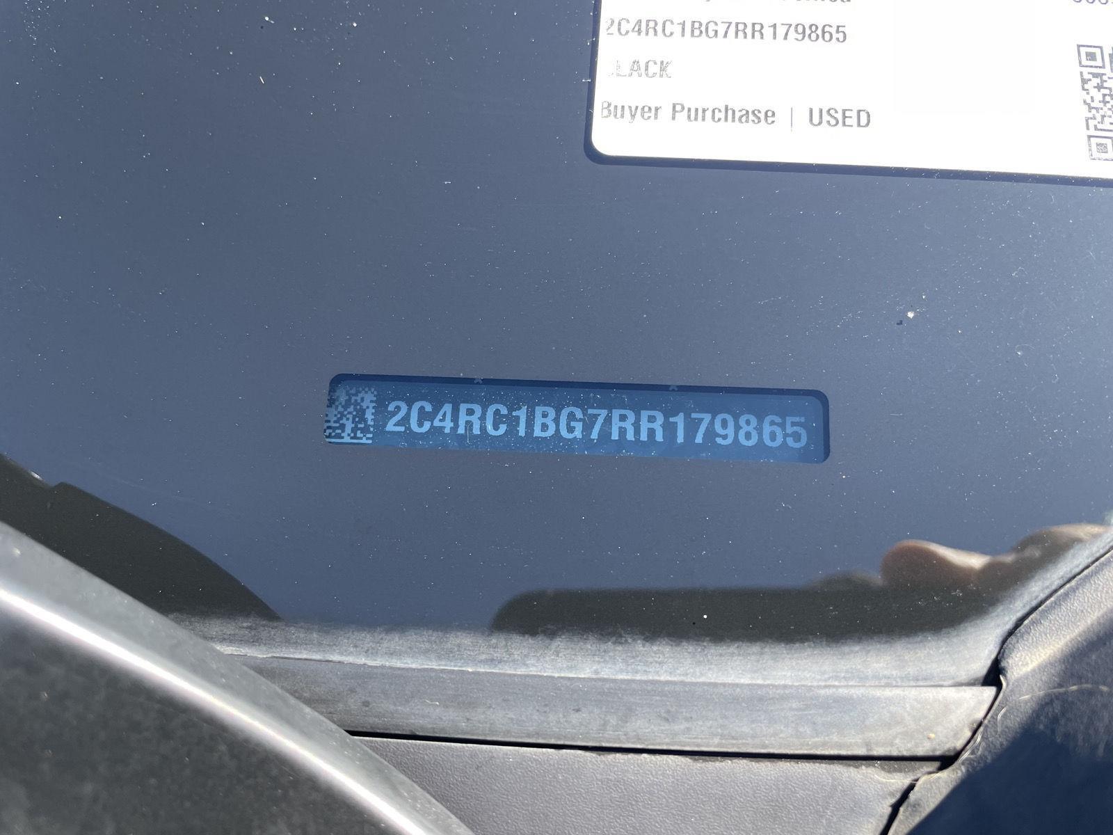 Vehicle photo 33