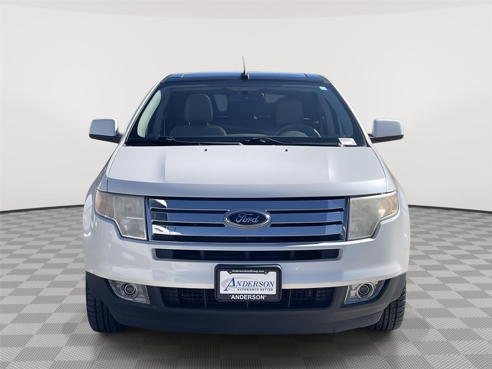 Vehicle photo 4