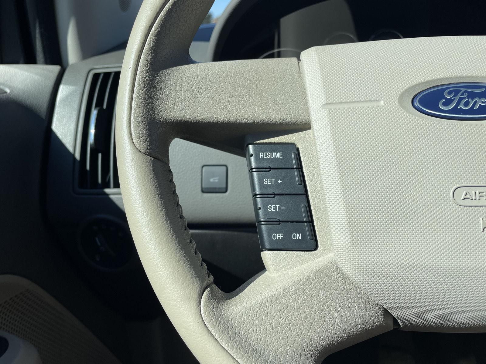 Vehicle photo 13