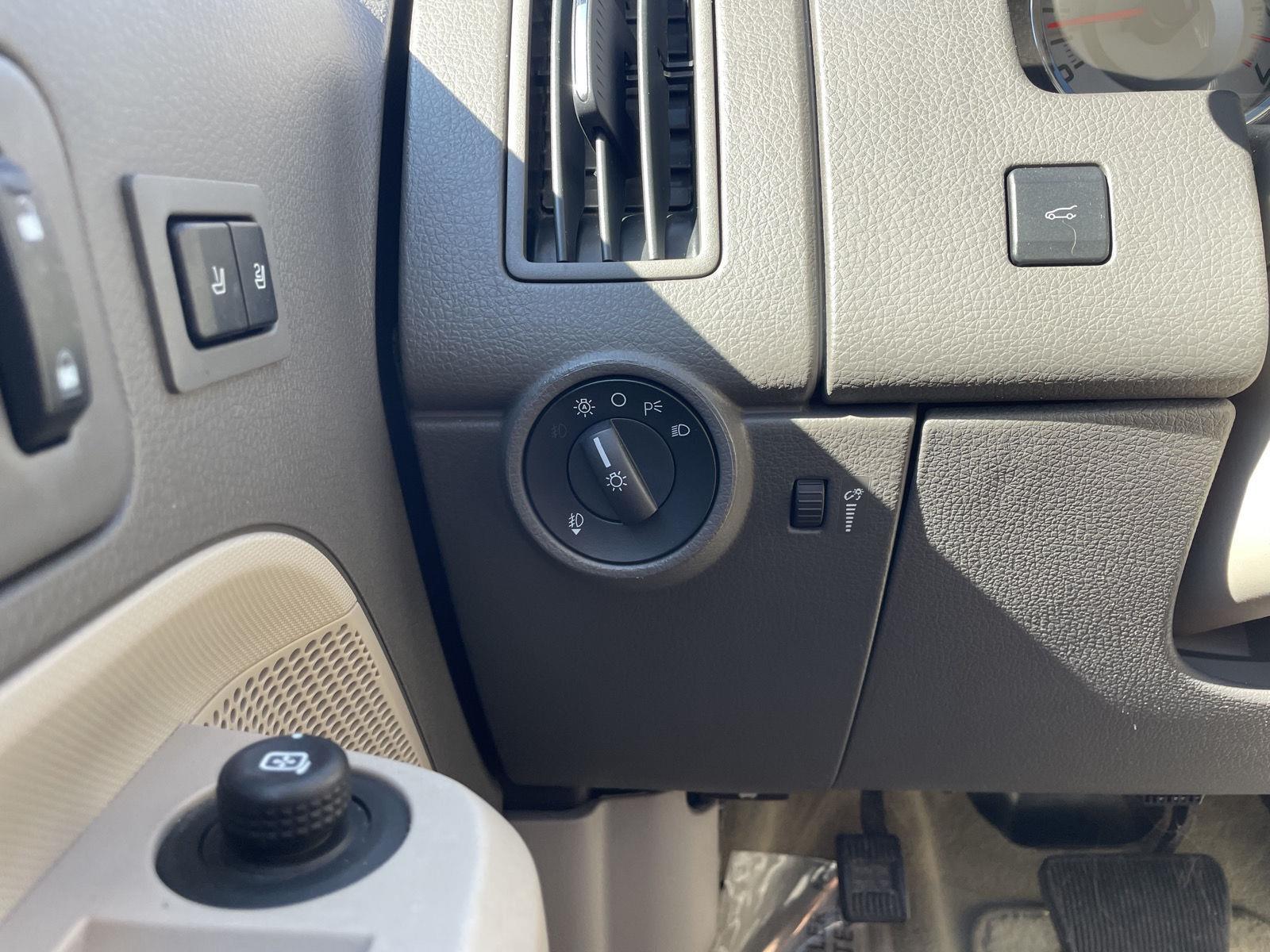 Vehicle photo 15