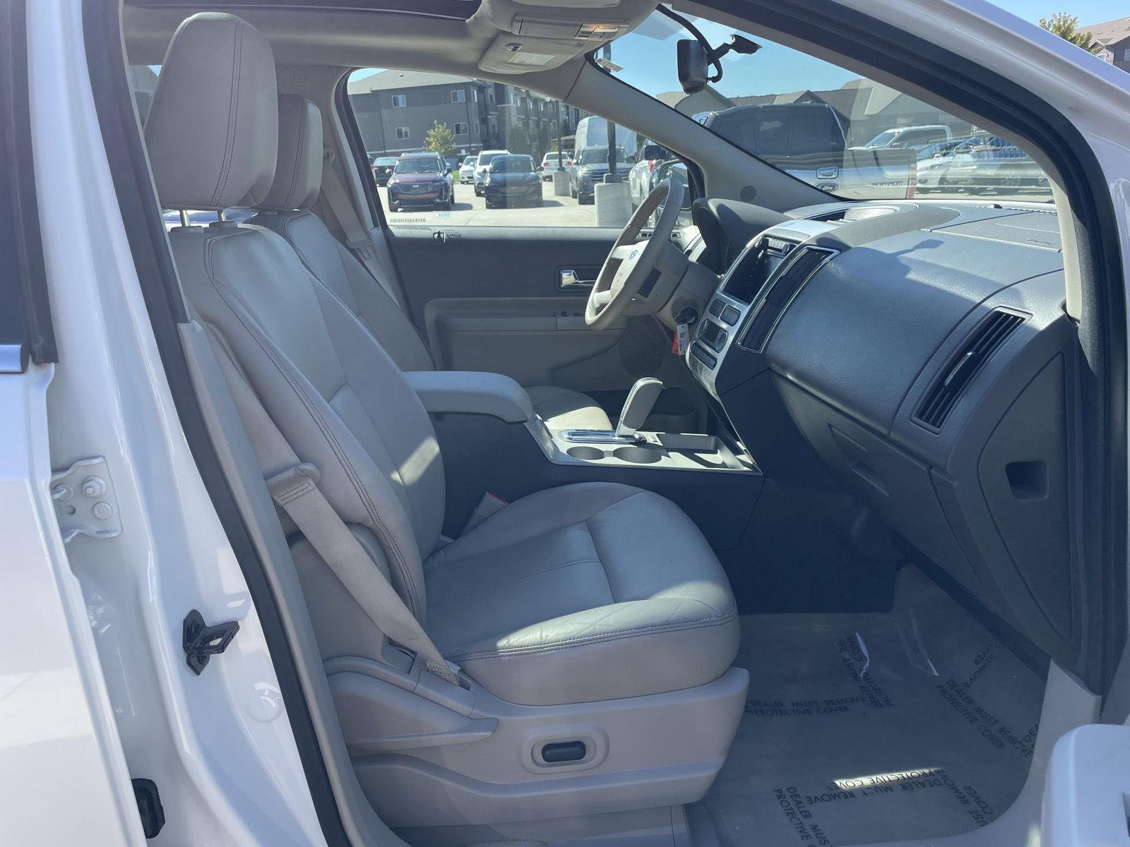 Vehicle photo 18