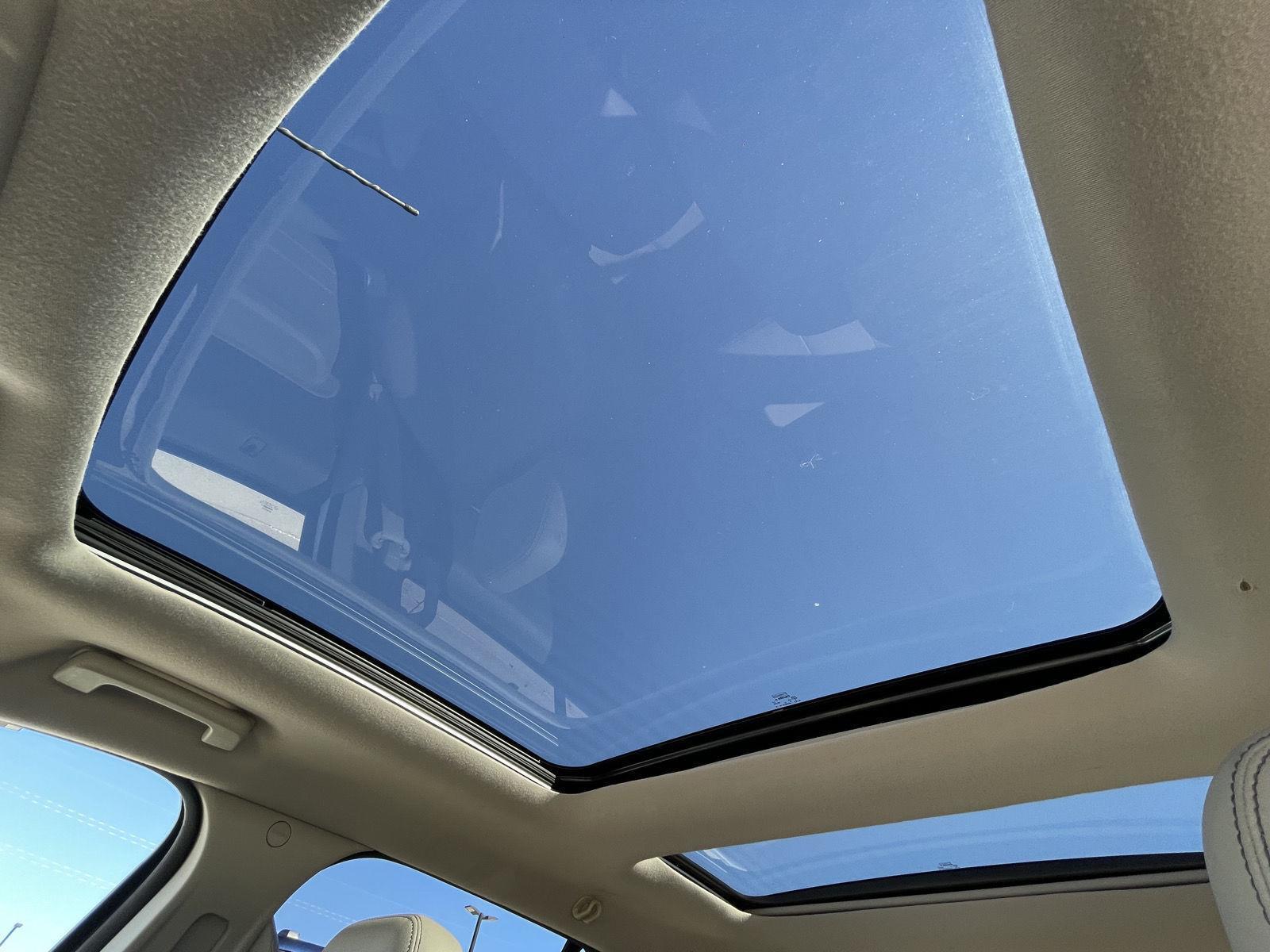 Vehicle photo 21