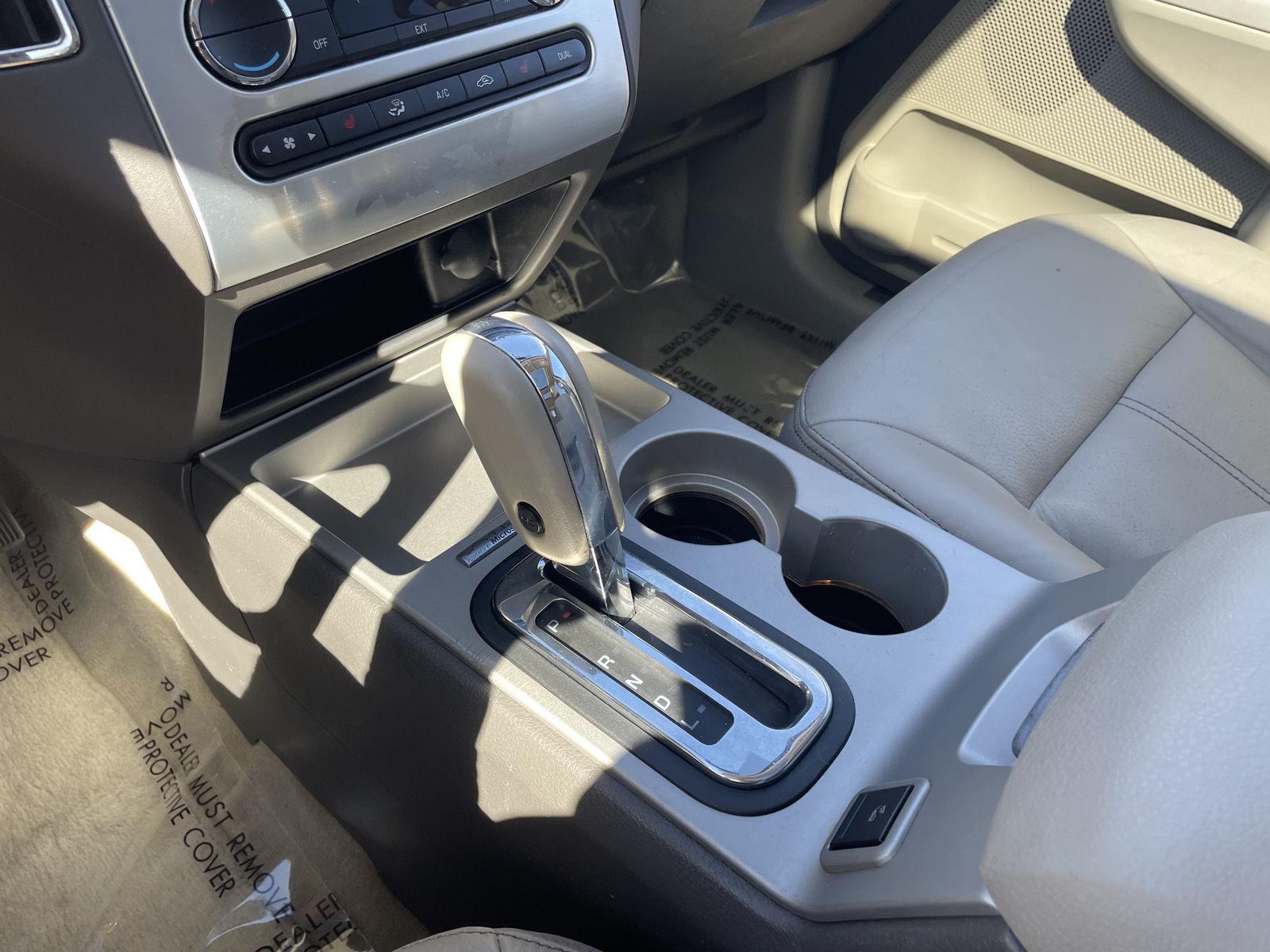 Vehicle photo 27