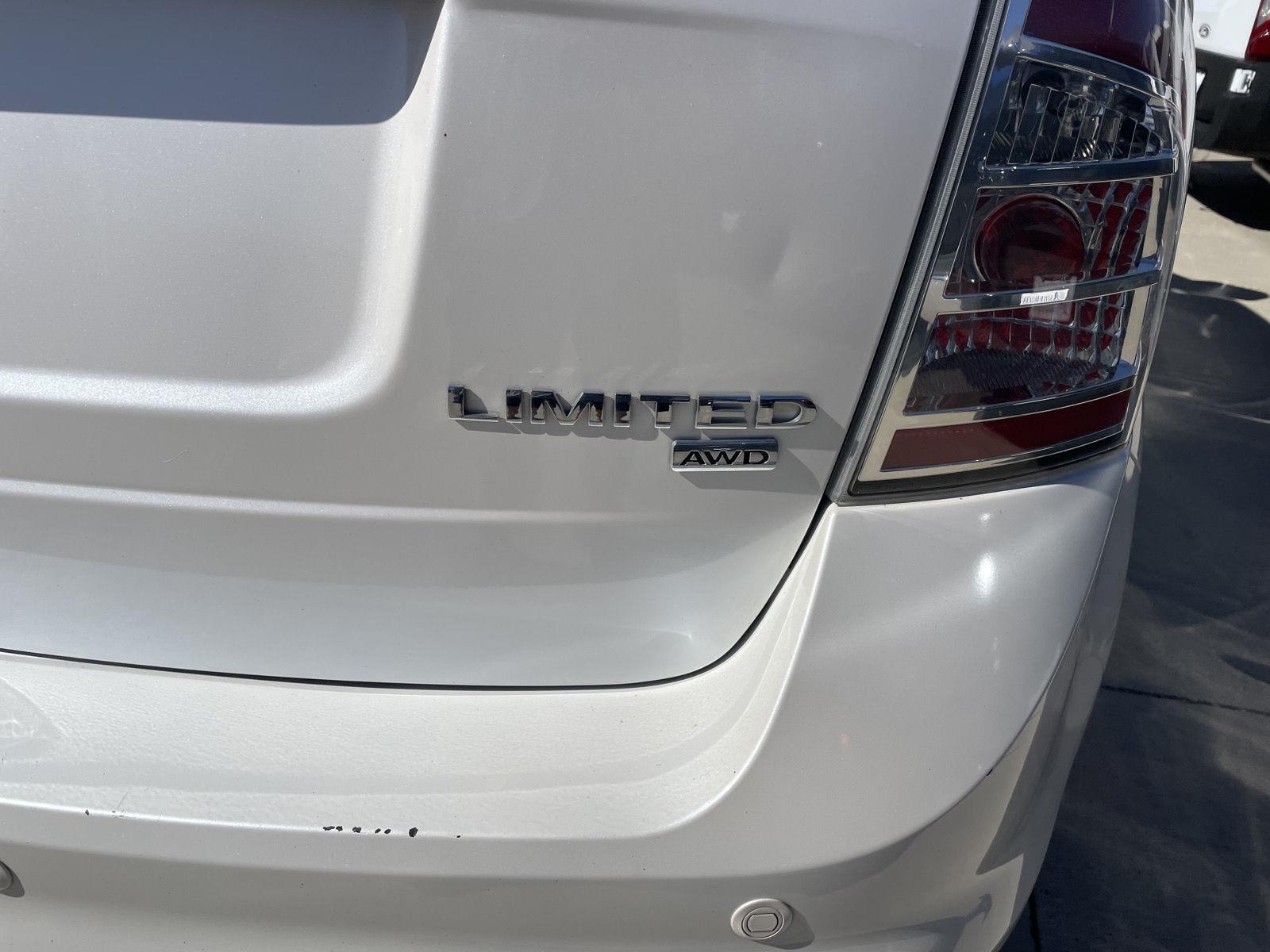 Vehicle photo 33