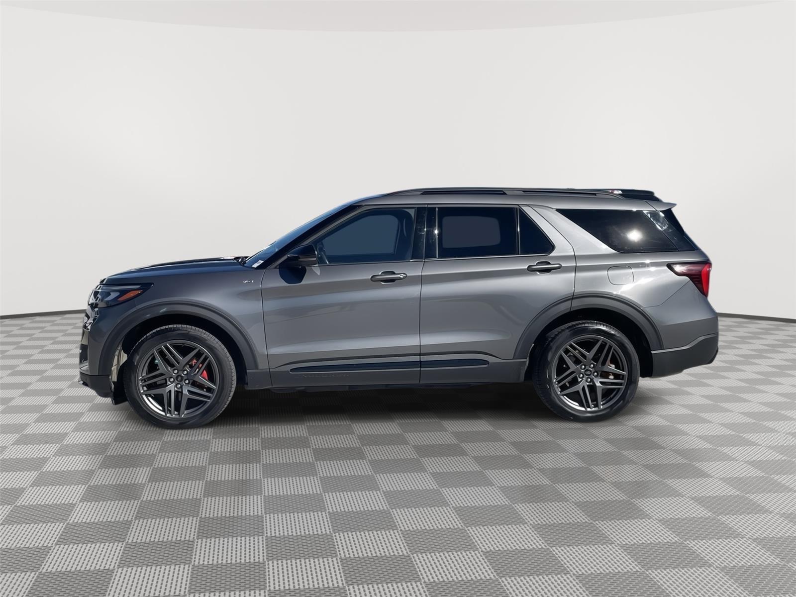 Vehicle photo 2