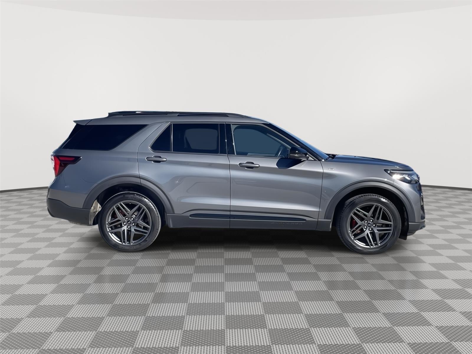 Vehicle photo 6