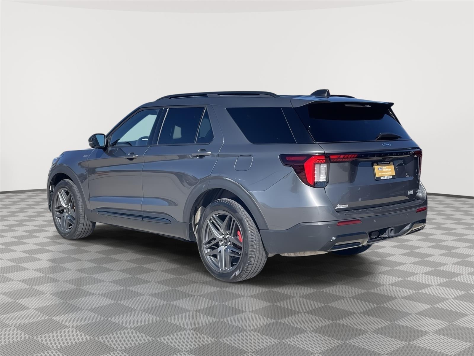 Vehicle photo 9