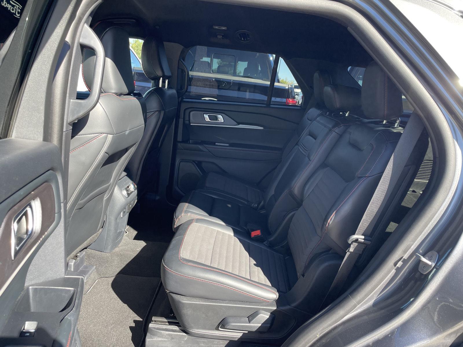 Vehicle photo 20