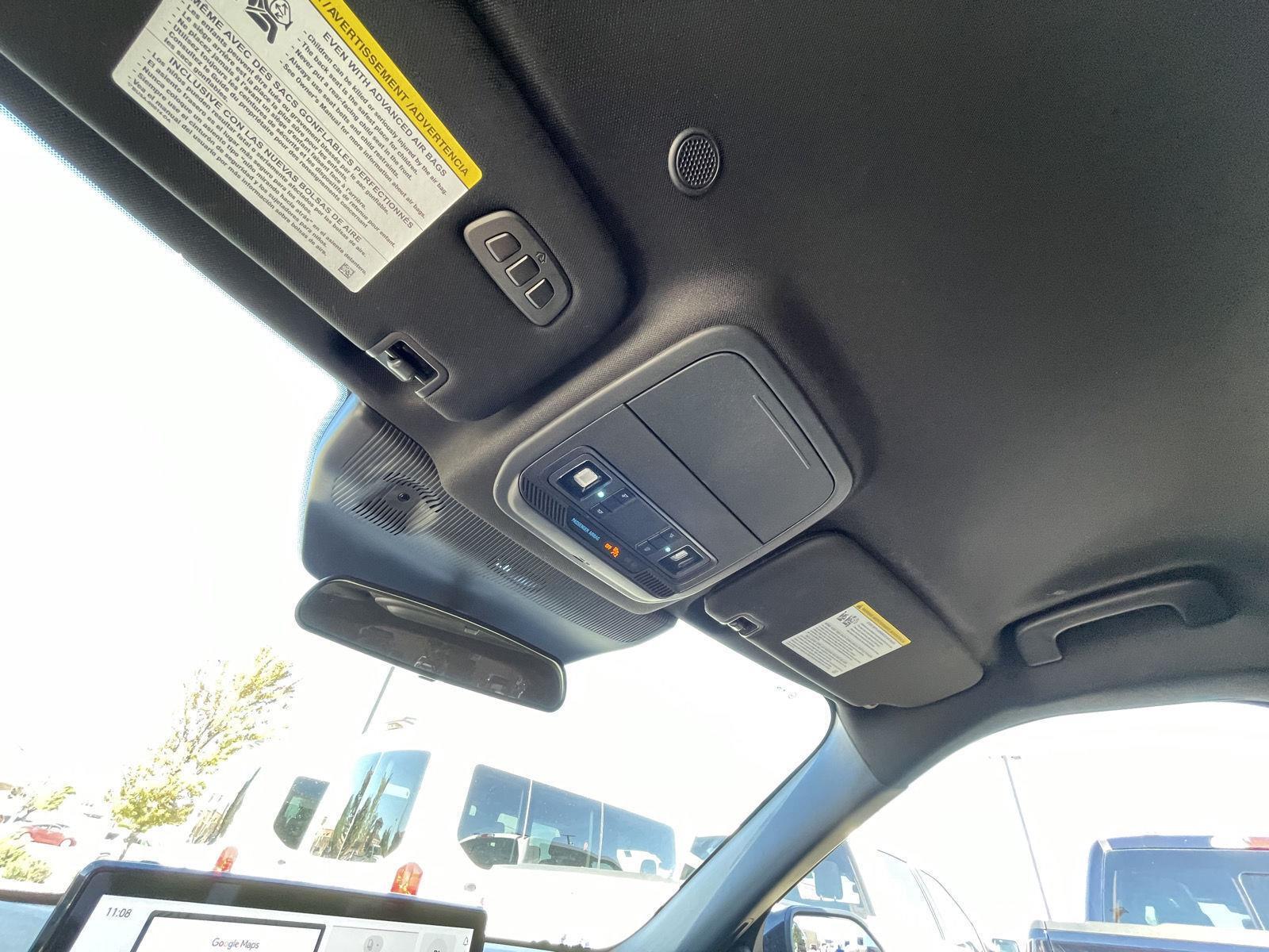 Vehicle photo 22