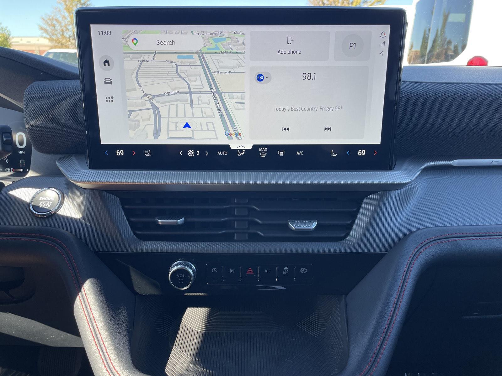 Vehicle photo 23