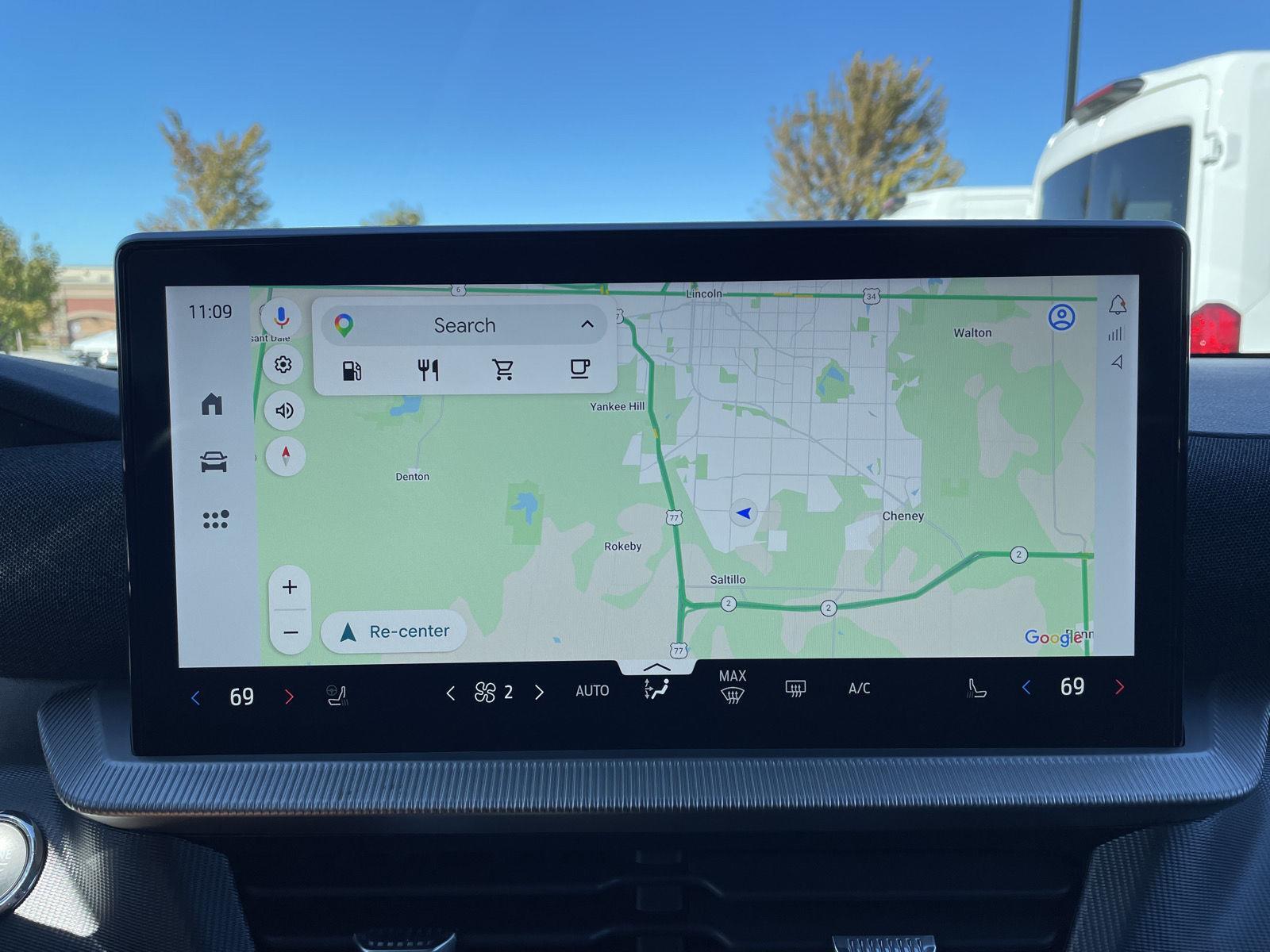 Vehicle photo 26