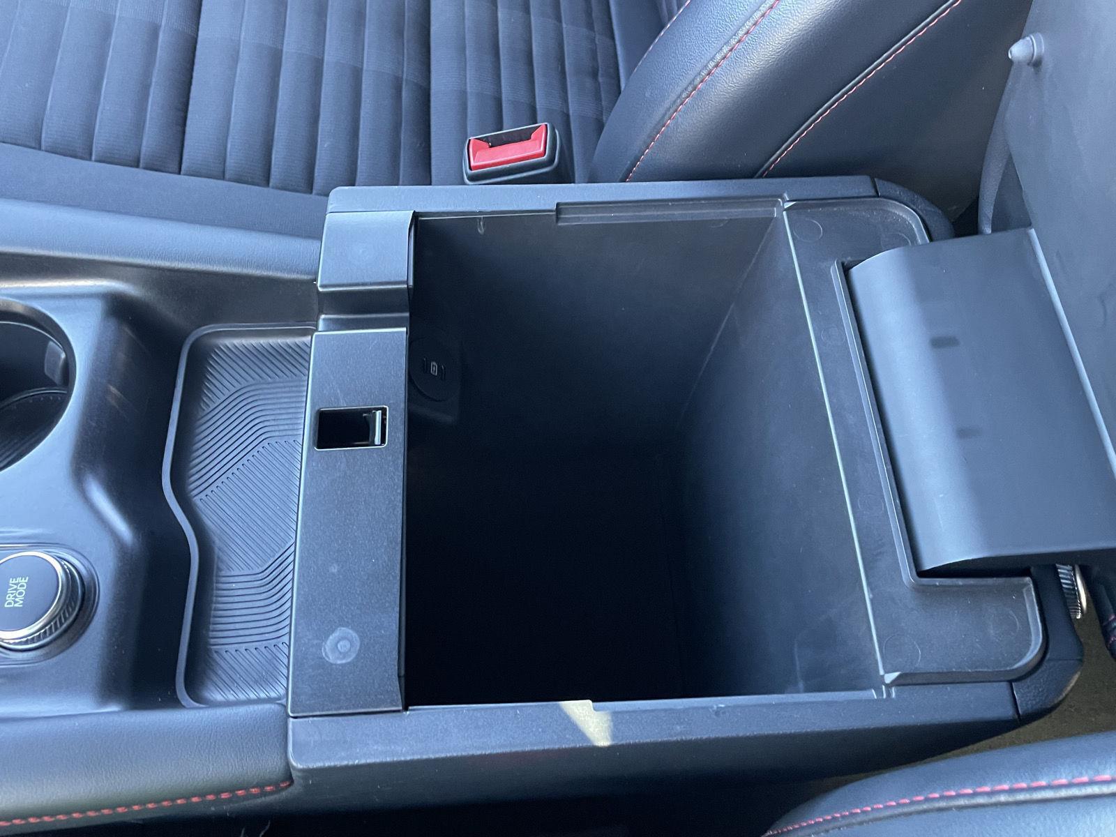 Vehicle photo 33