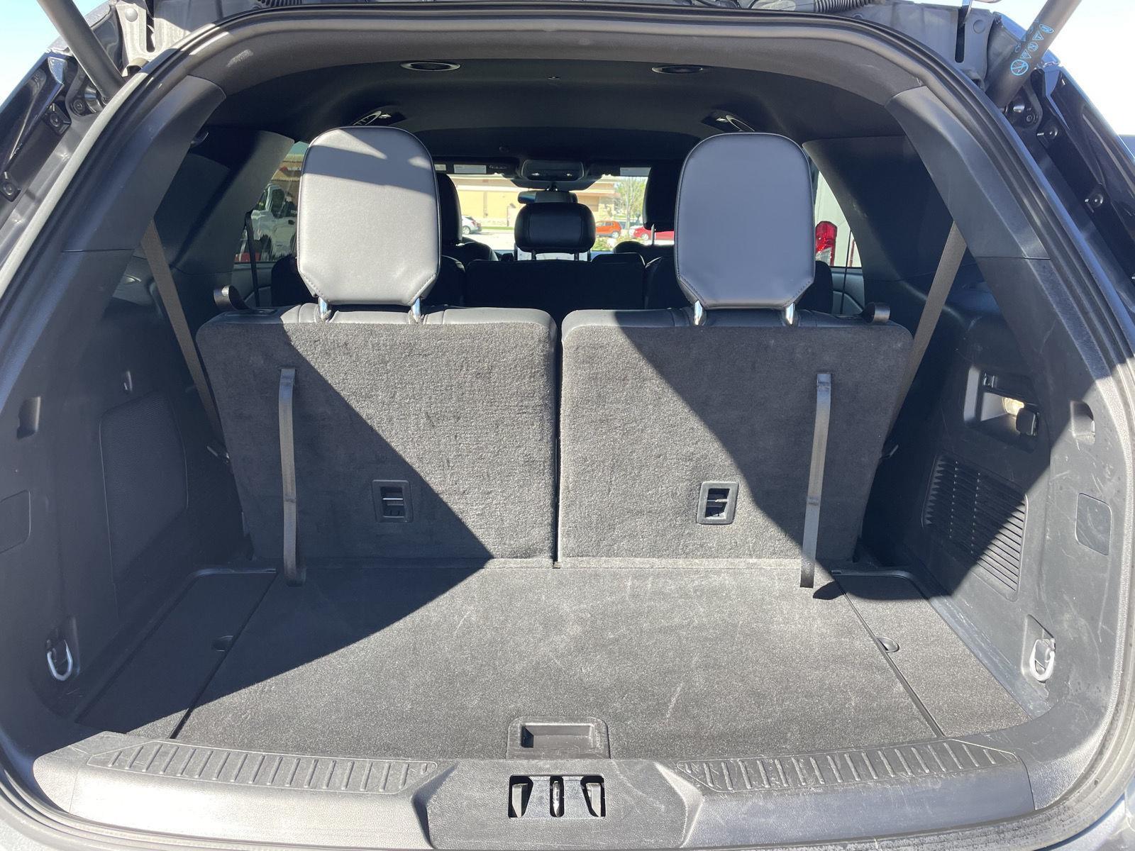 Vehicle photo 37