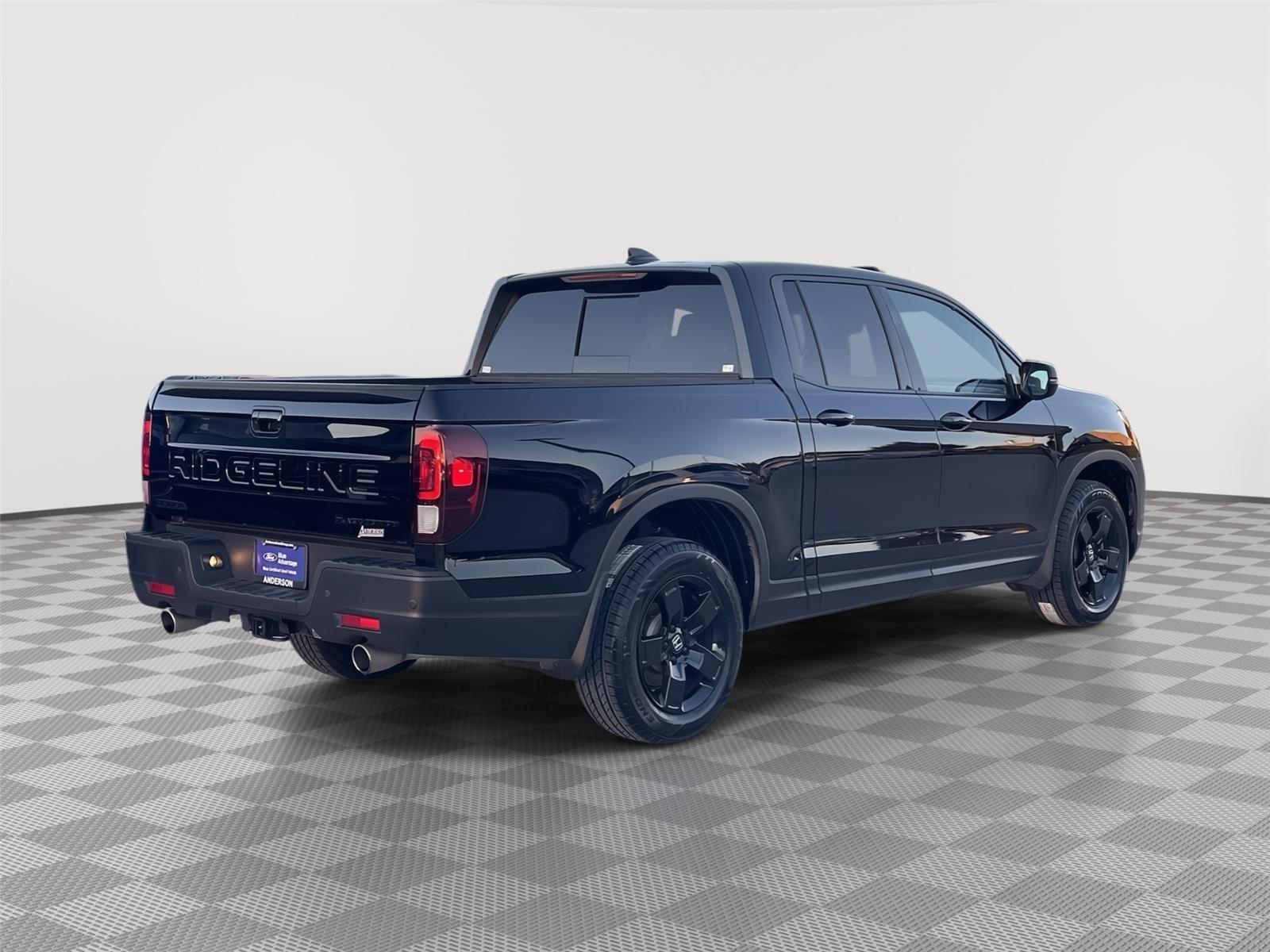 Vehicle photo 7