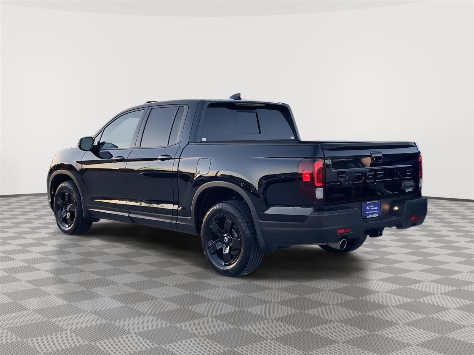 Vehicle photo 9