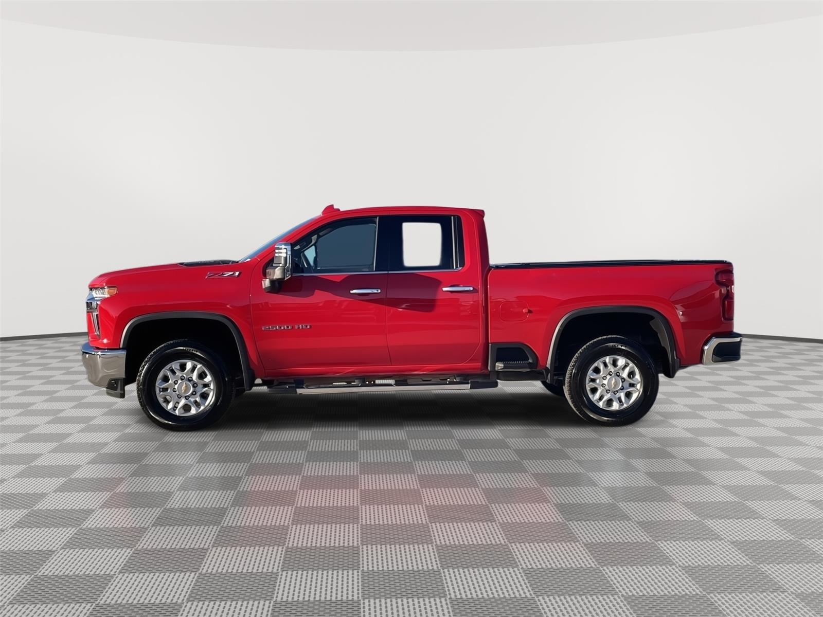 Vehicle photo 2