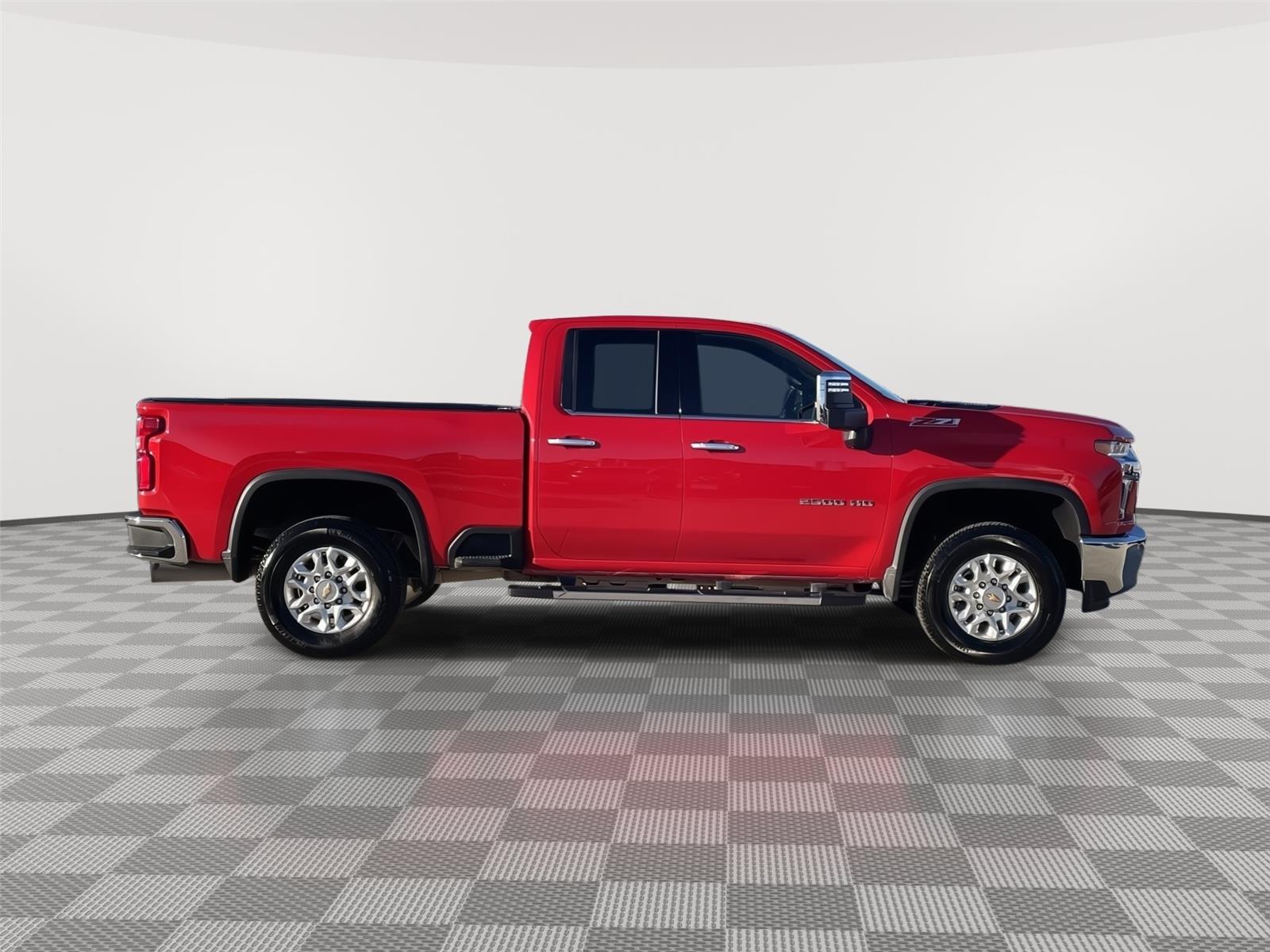 Vehicle photo 6