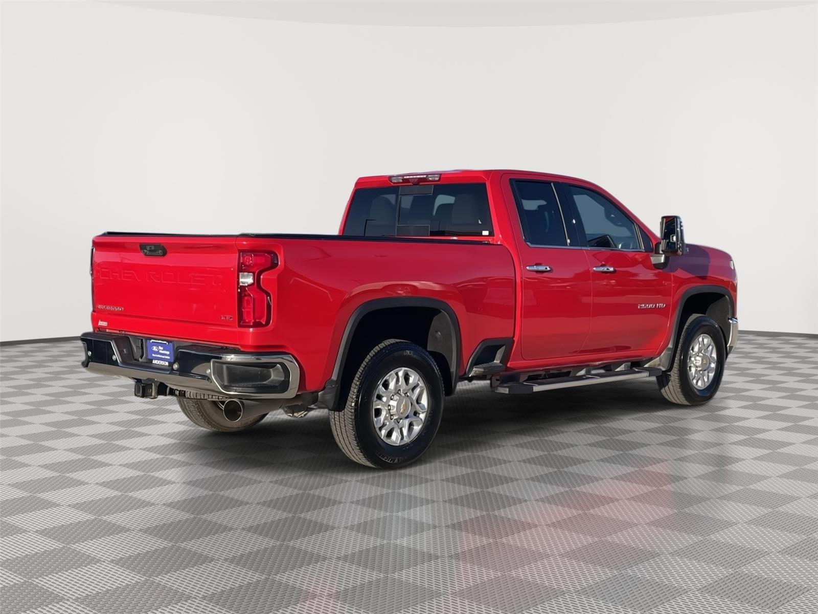 Vehicle photo 7