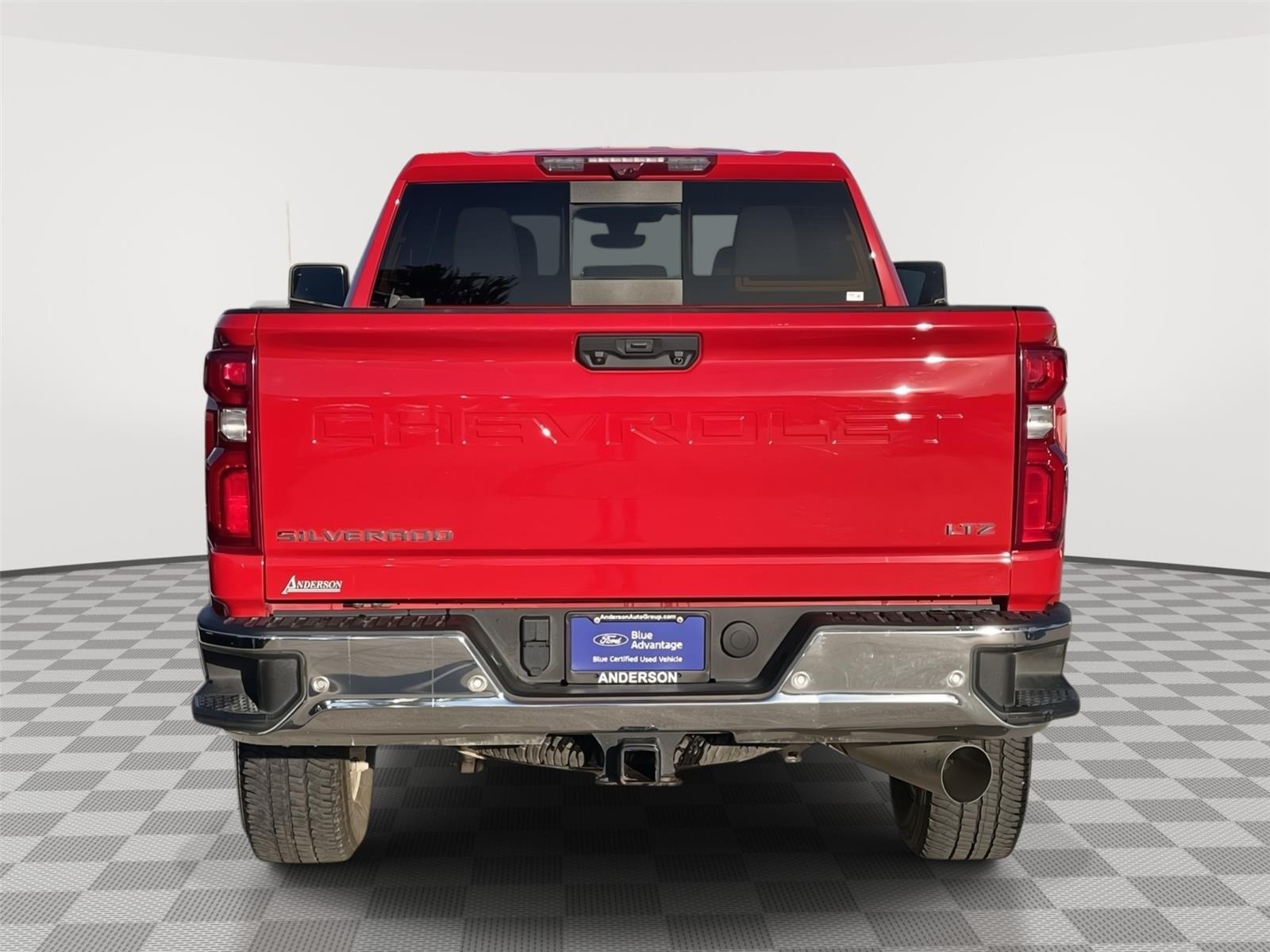 Vehicle photo 8