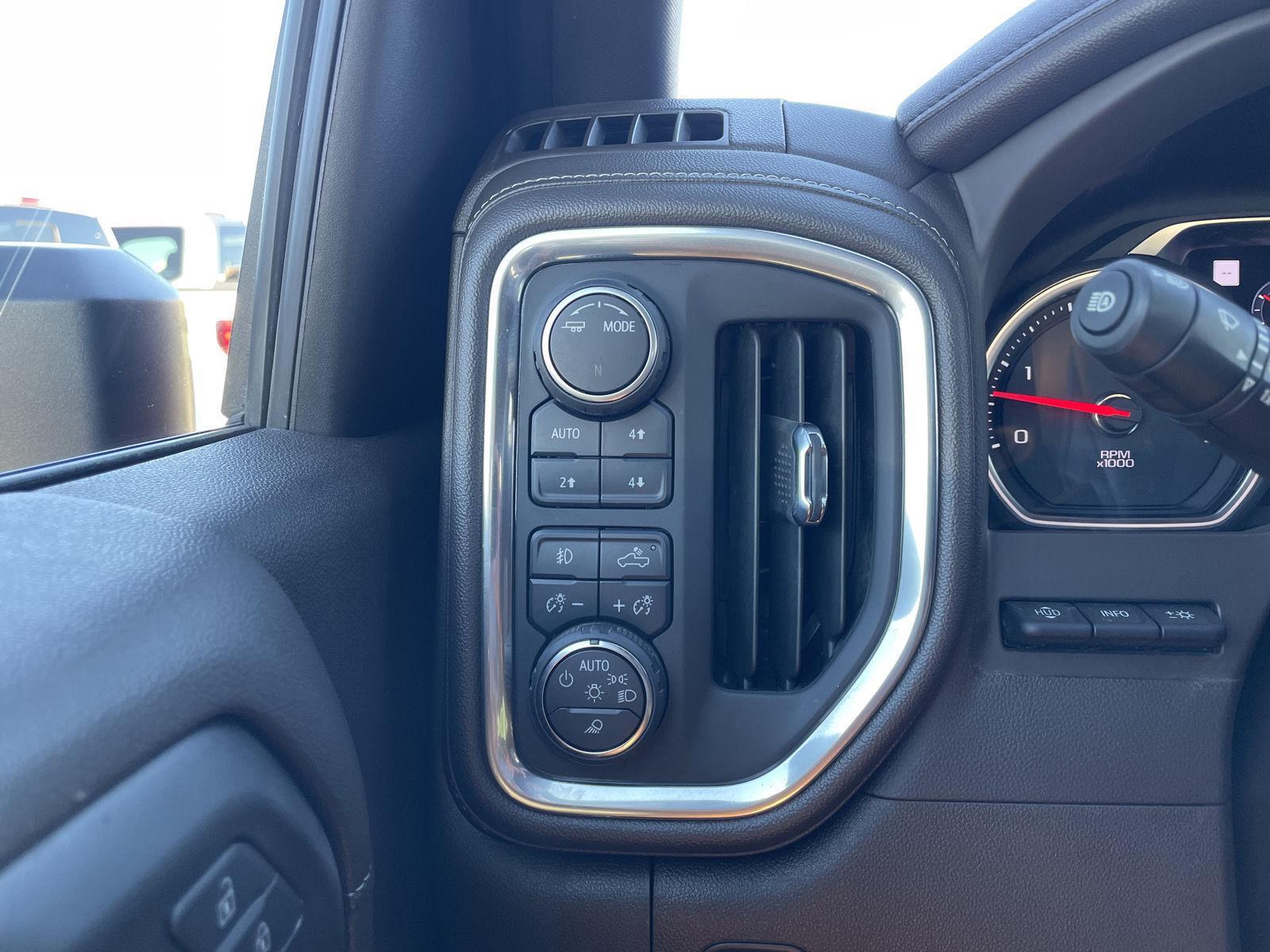 Vehicle photo 16