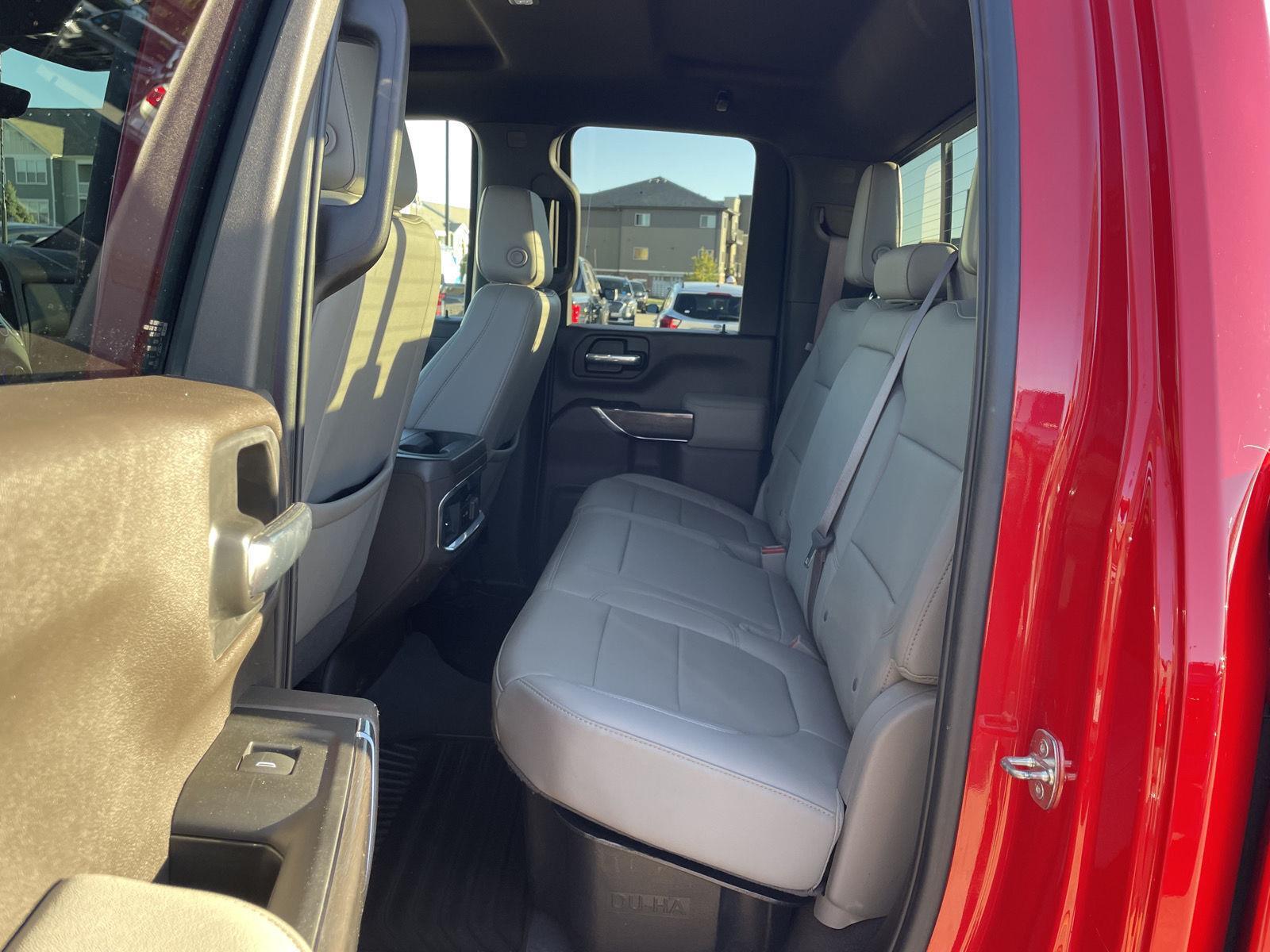 Vehicle photo 20