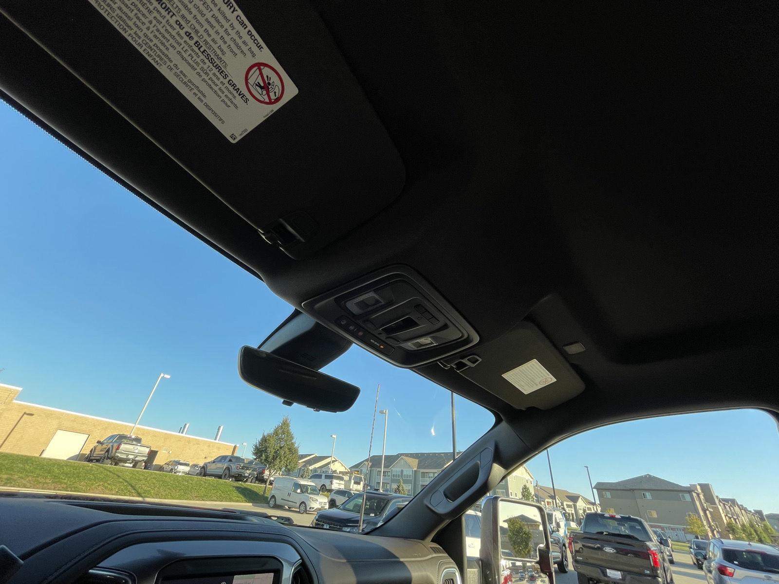Vehicle photo 21