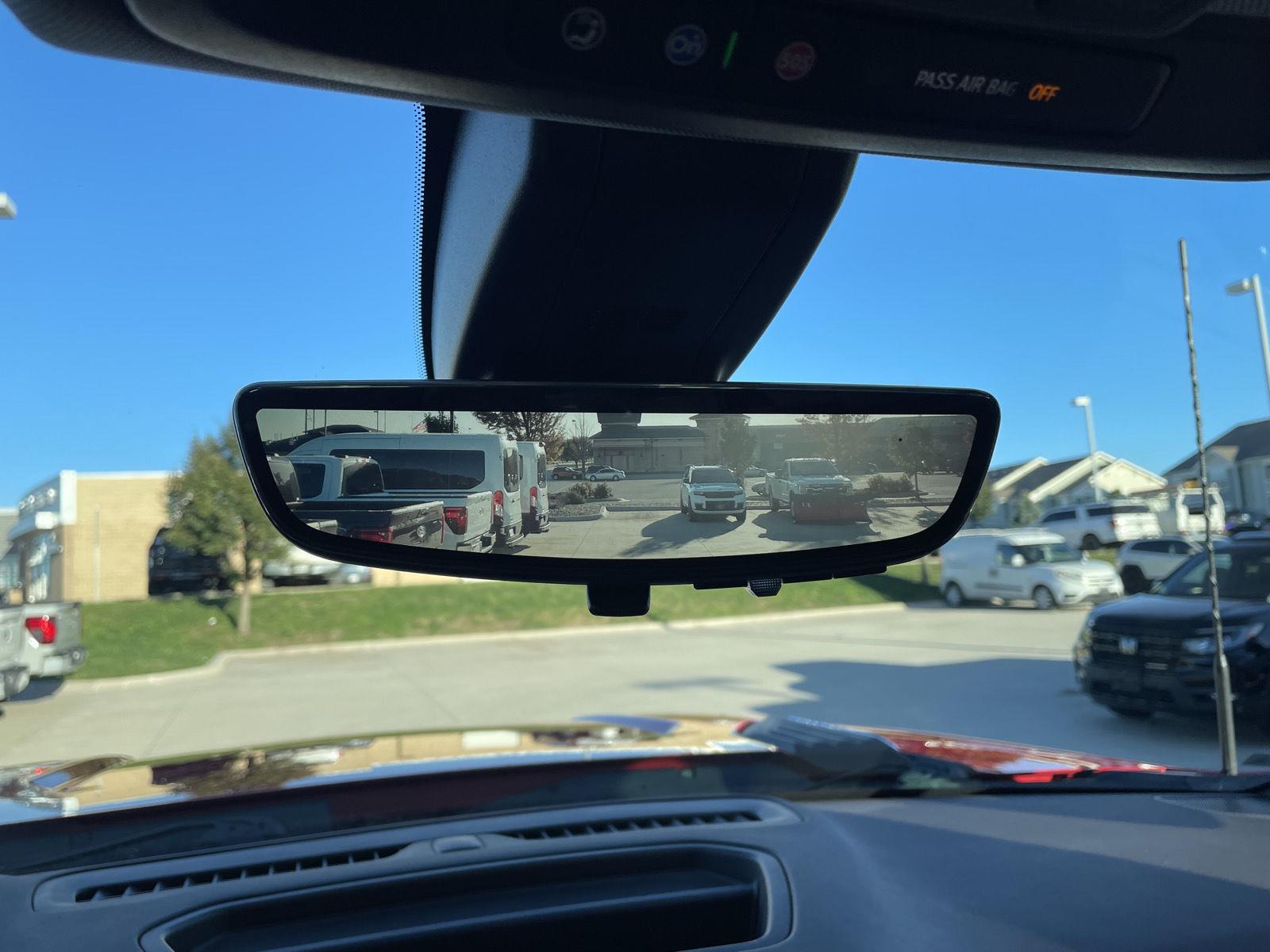 Vehicle photo 22