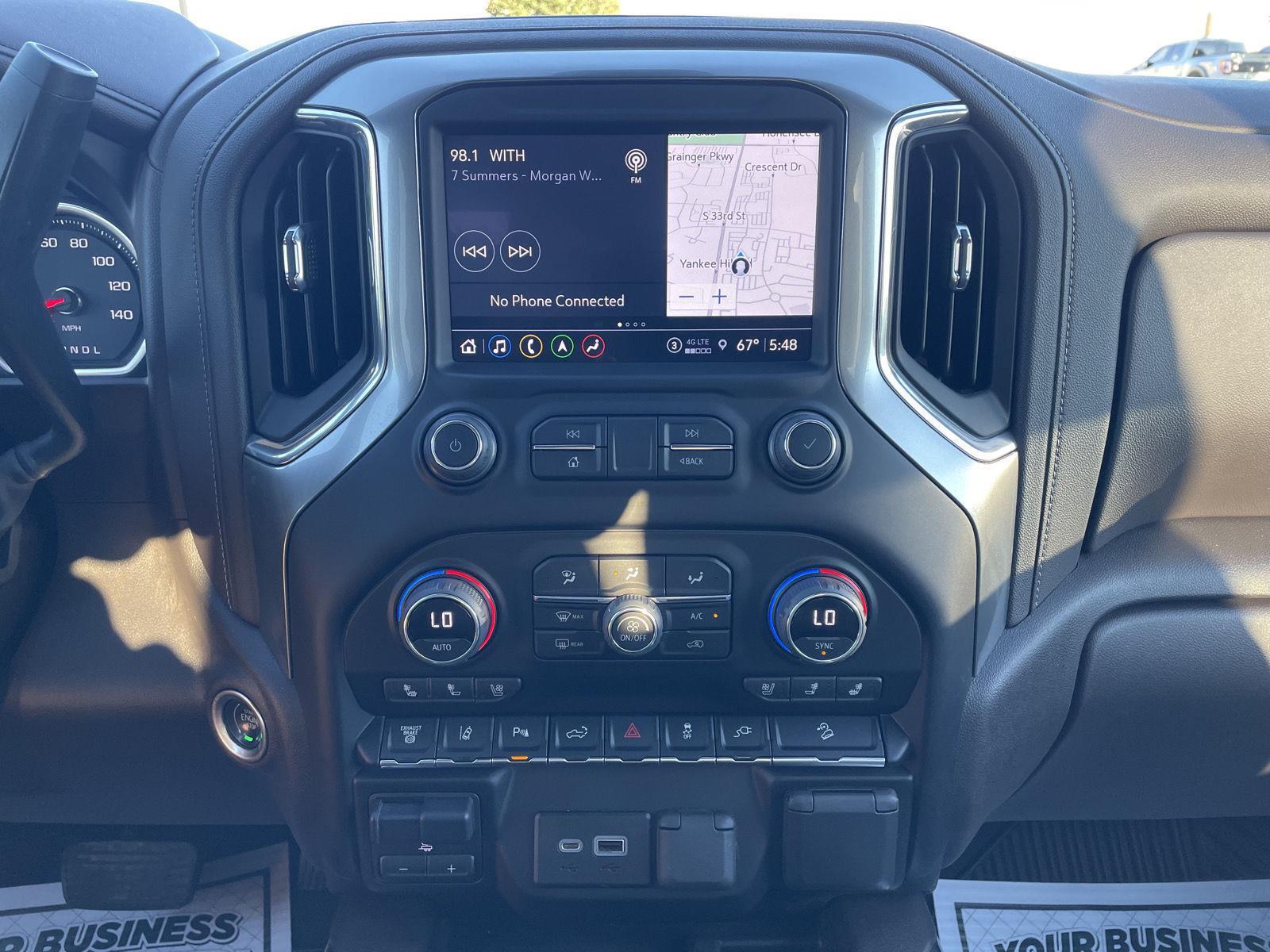 Vehicle photo 23