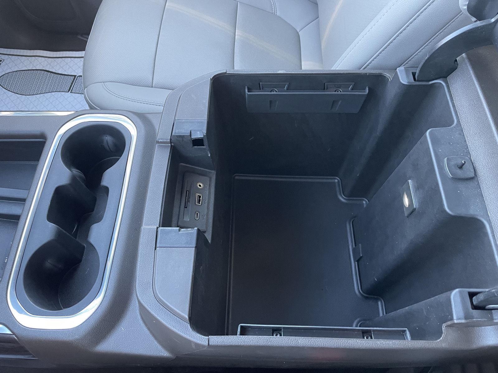 Vehicle photo 36