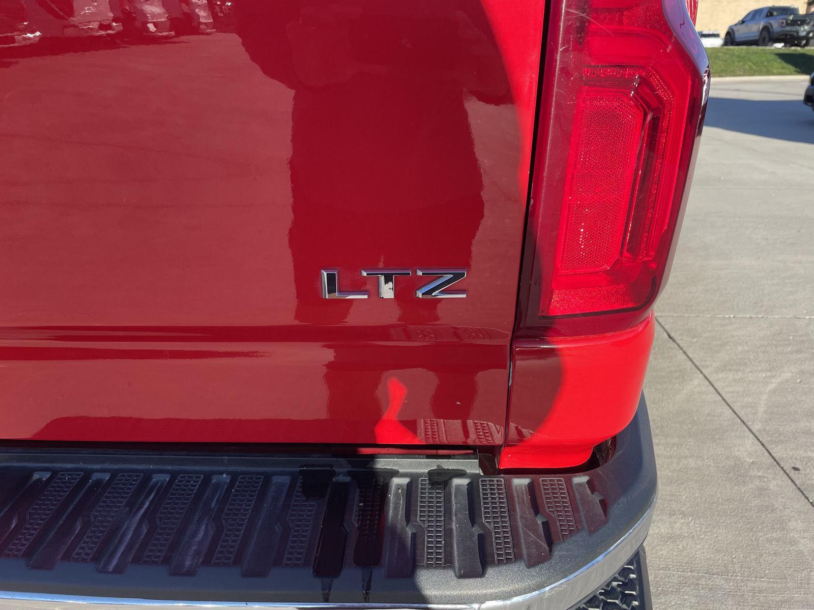 Vehicle photo 44