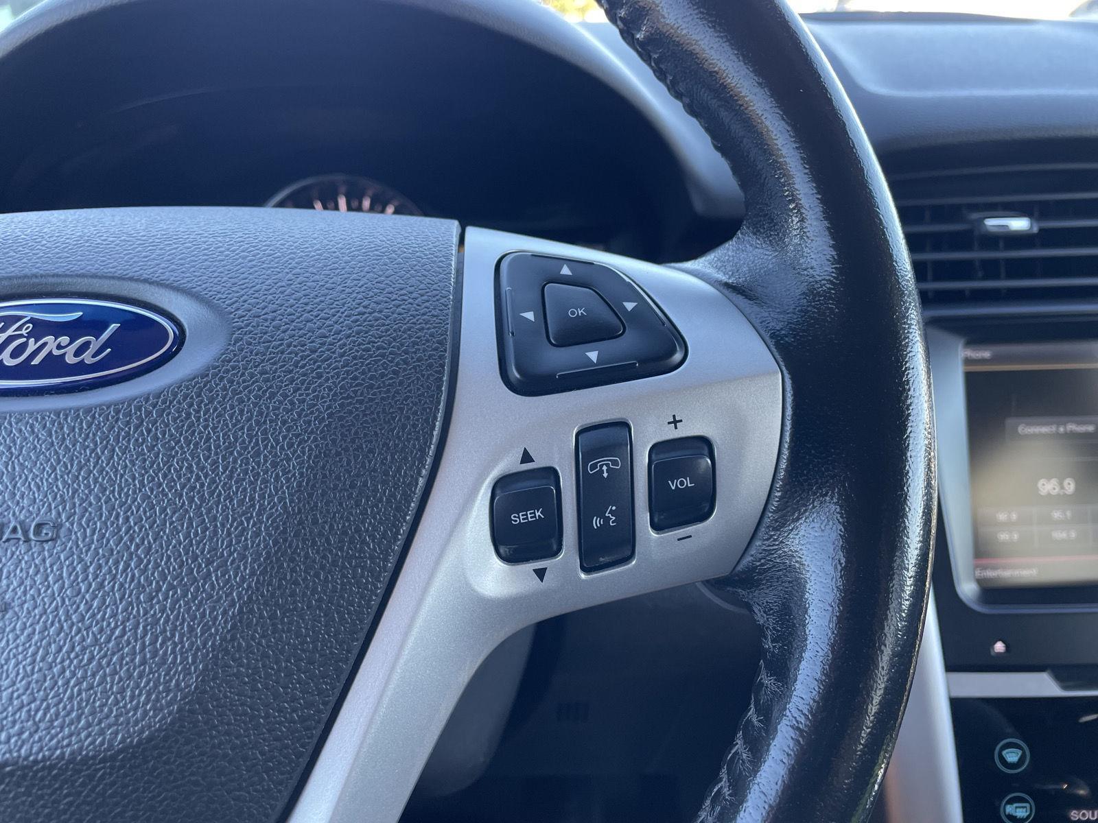 Vehicle photo 14