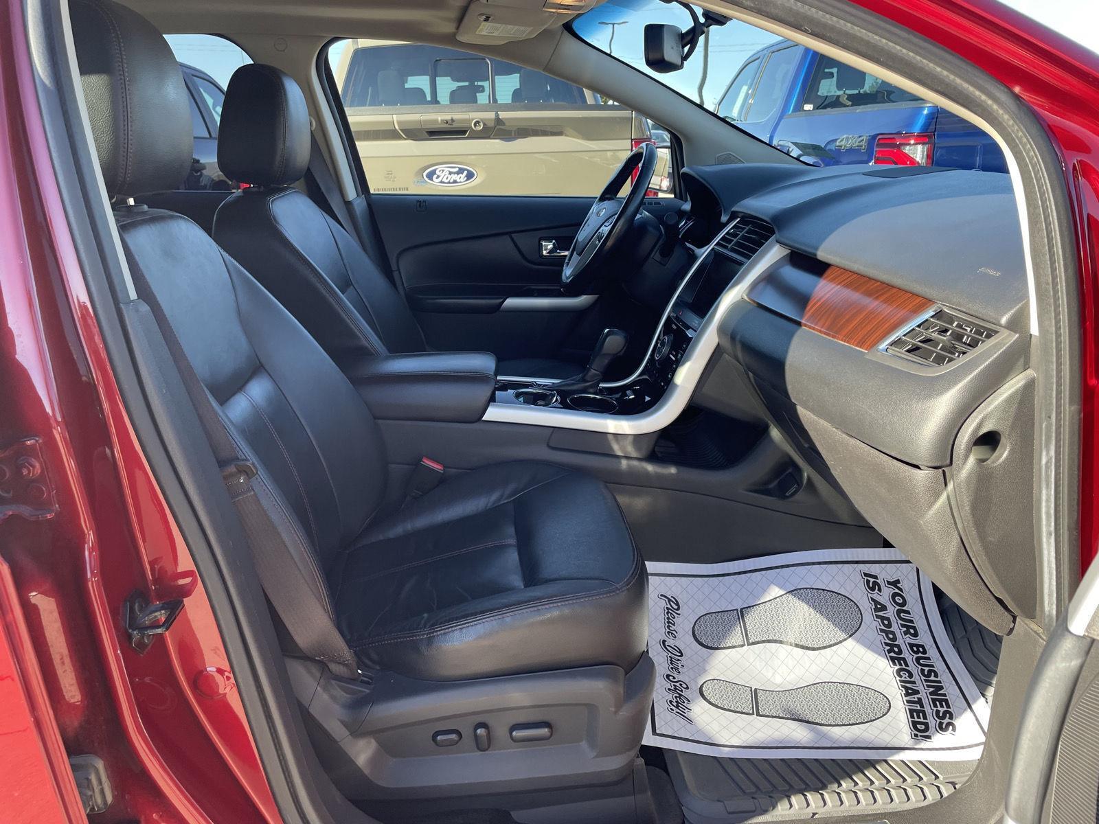 Vehicle photo 19