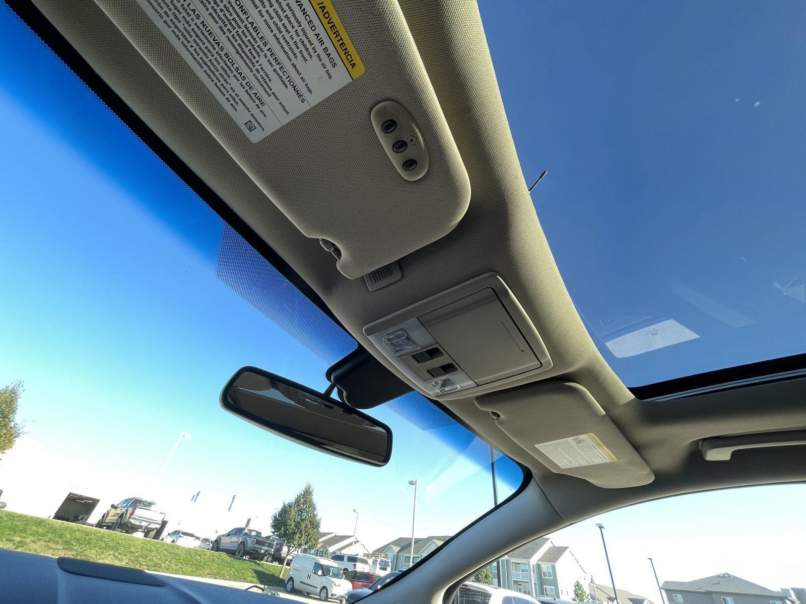 Vehicle photo 21