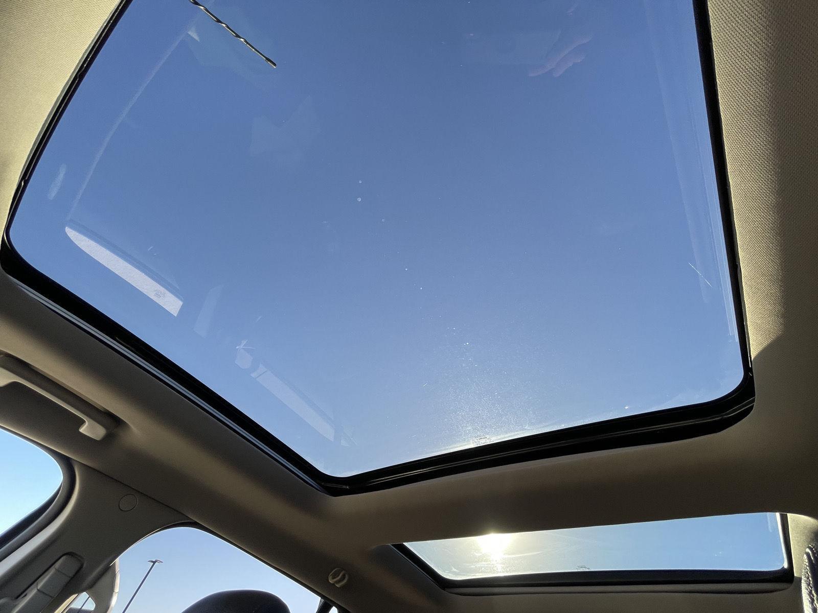 Vehicle photo 22