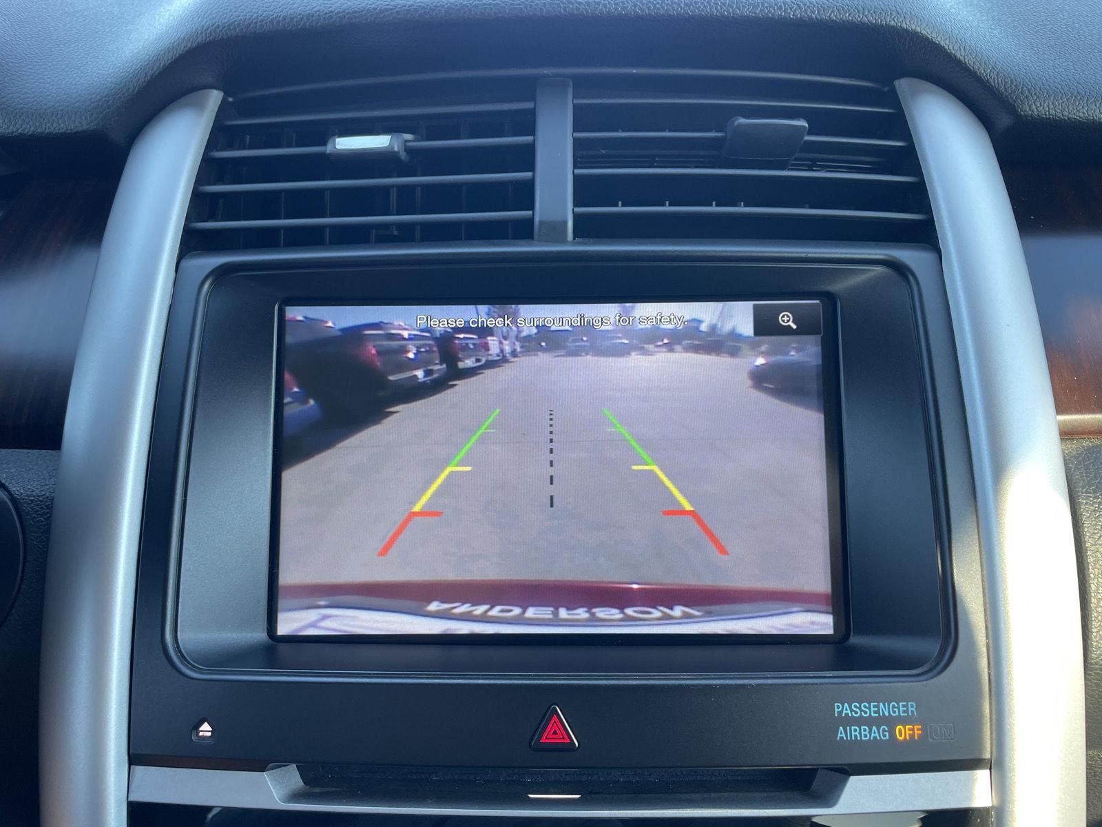 Vehicle photo 24