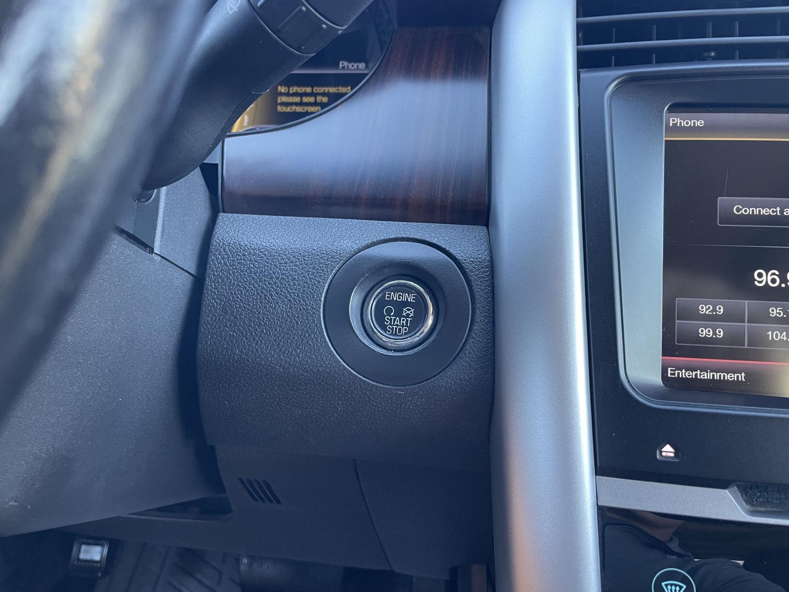 Vehicle photo 26