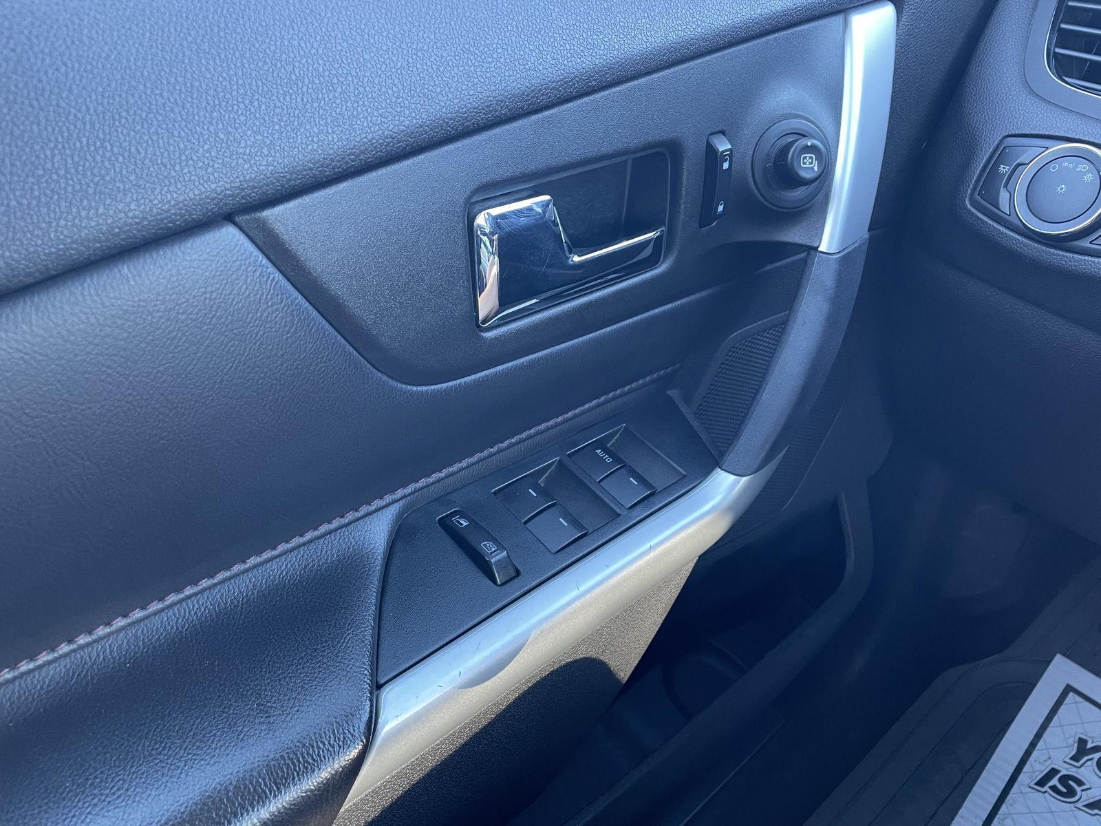 Vehicle photo 29