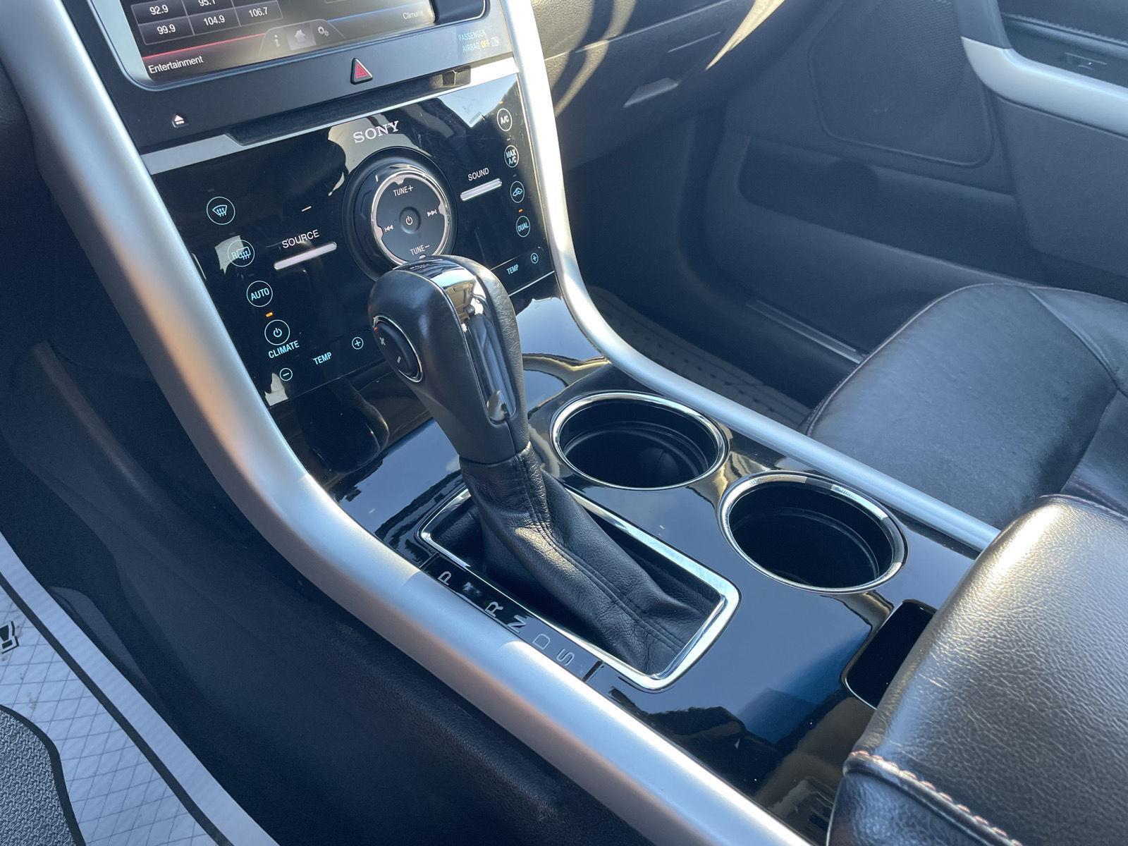 Vehicle photo 30