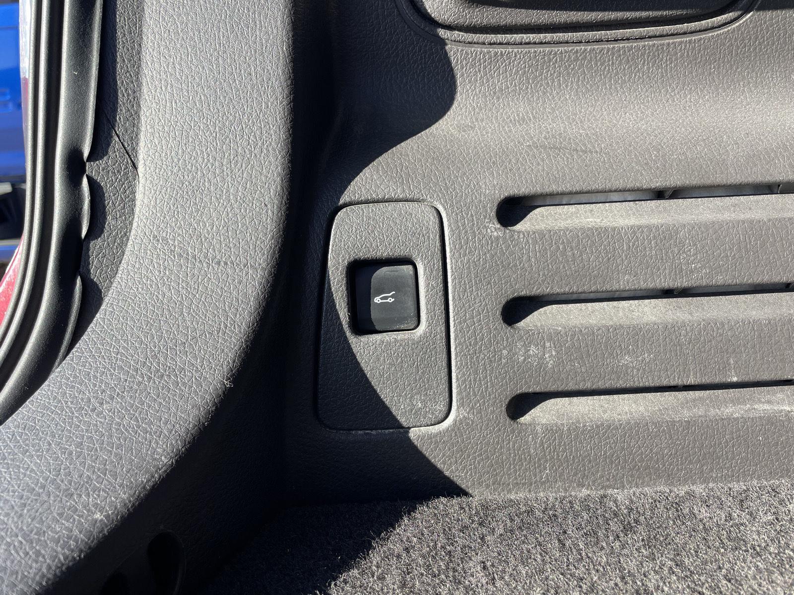 Vehicle photo 36