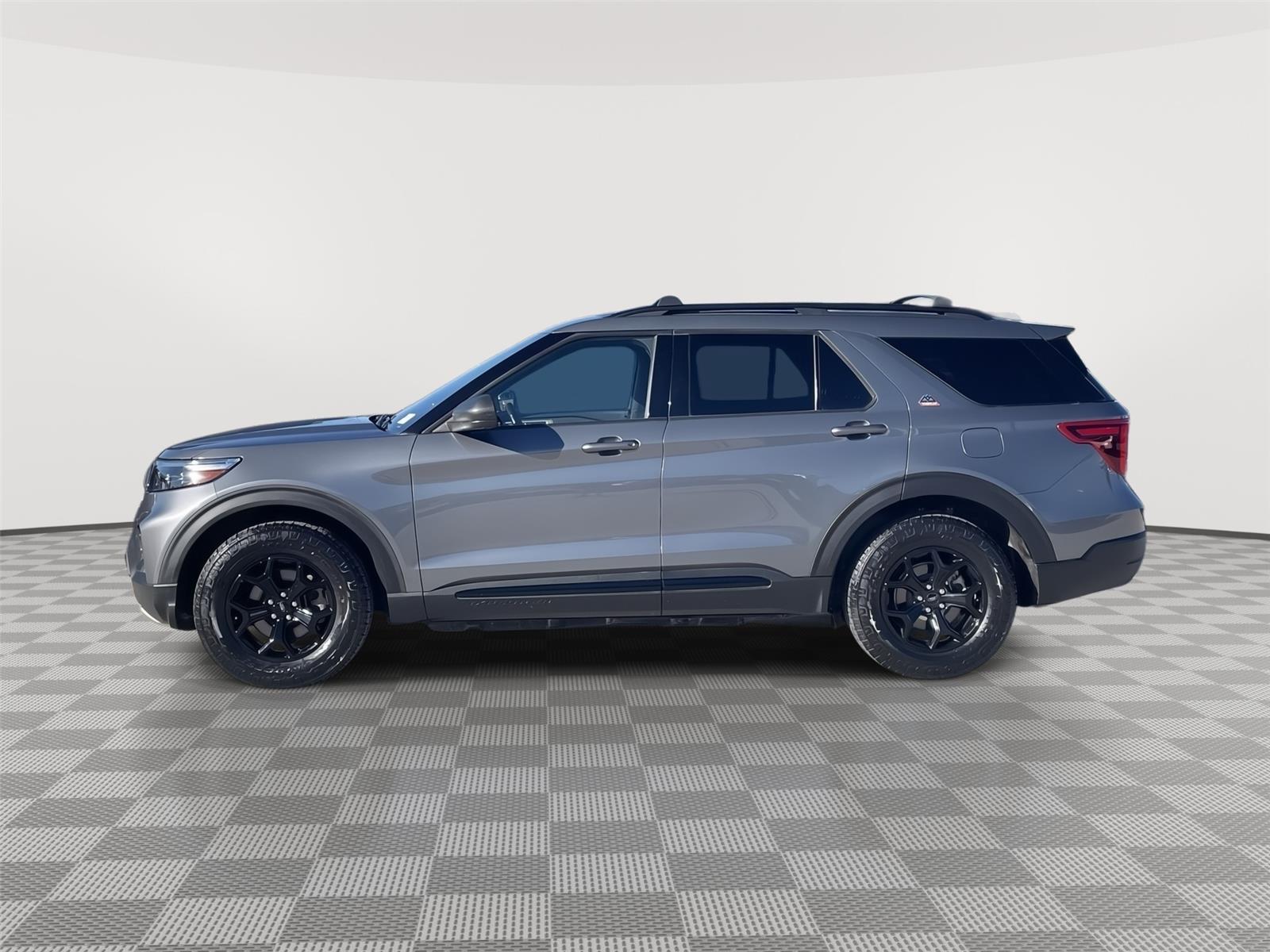 Vehicle photo 2