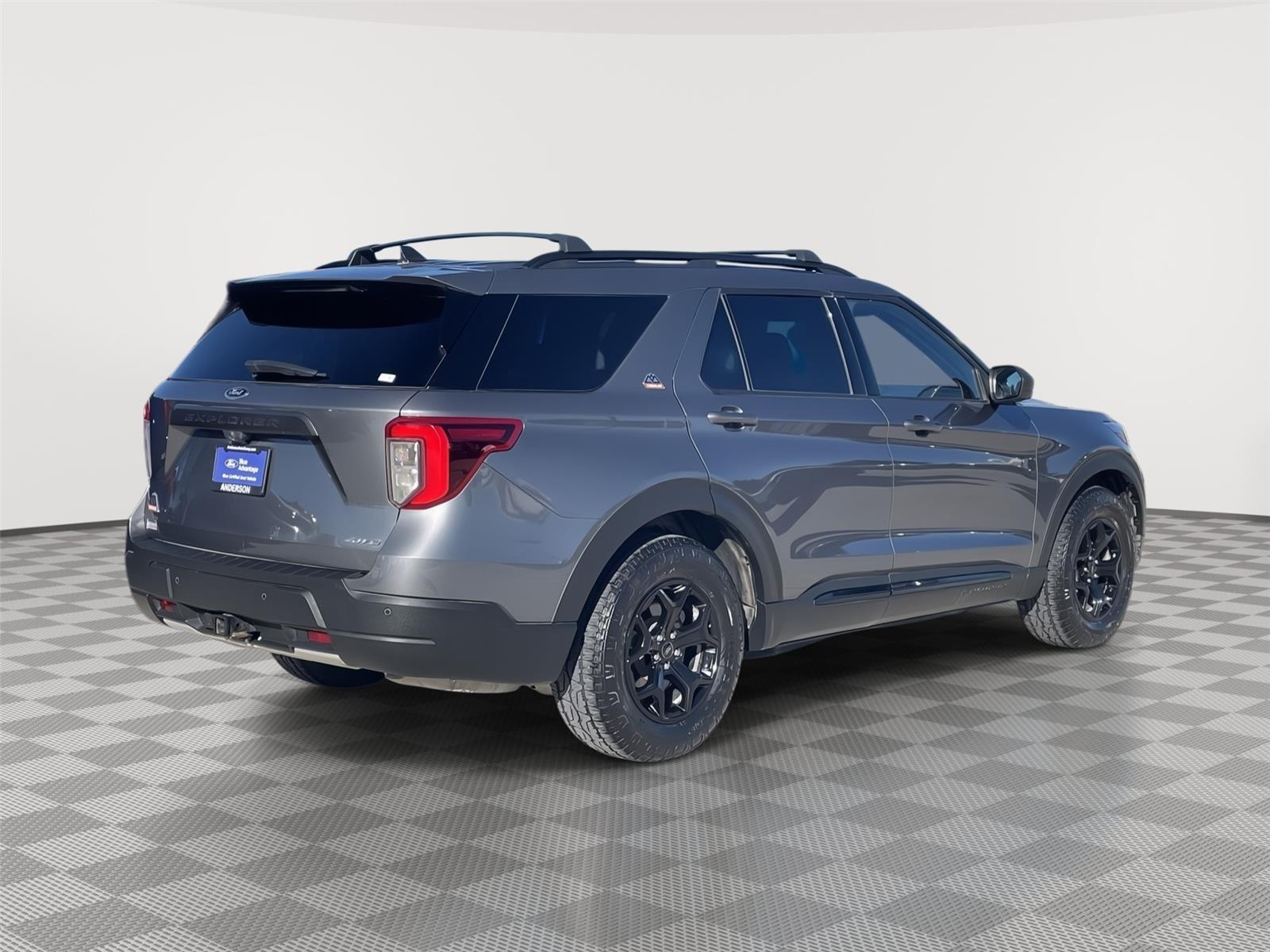 Vehicle photo 7