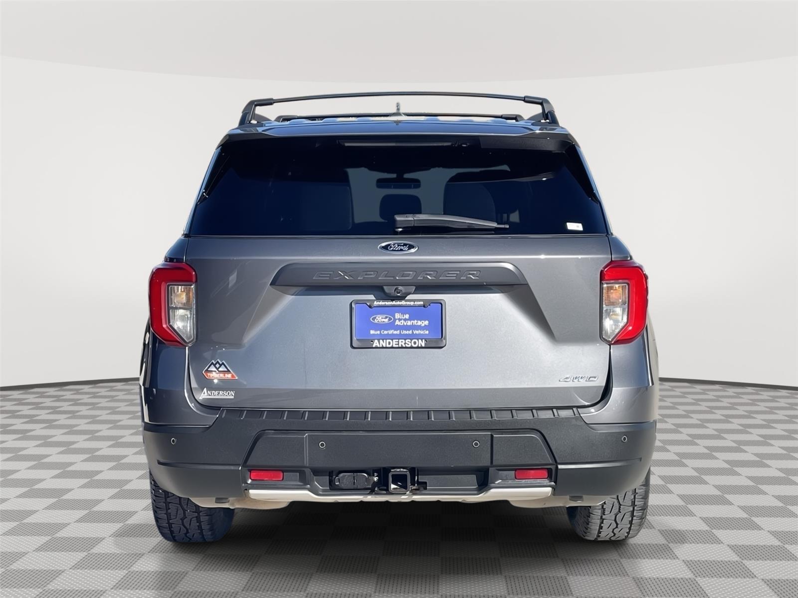 Vehicle photo 8